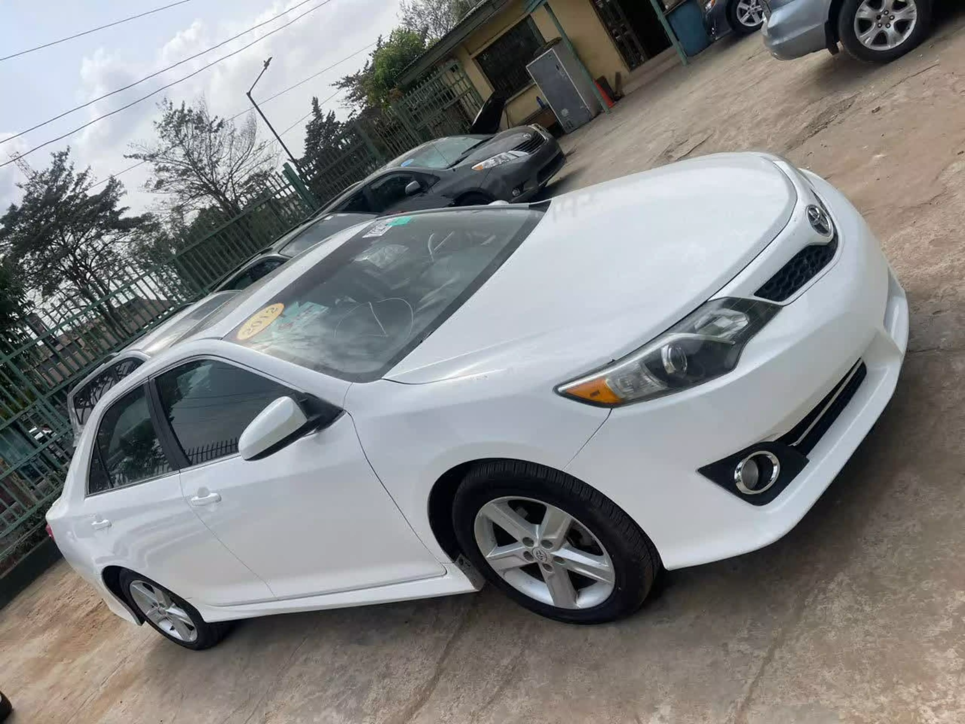Toyota Camry - 2012