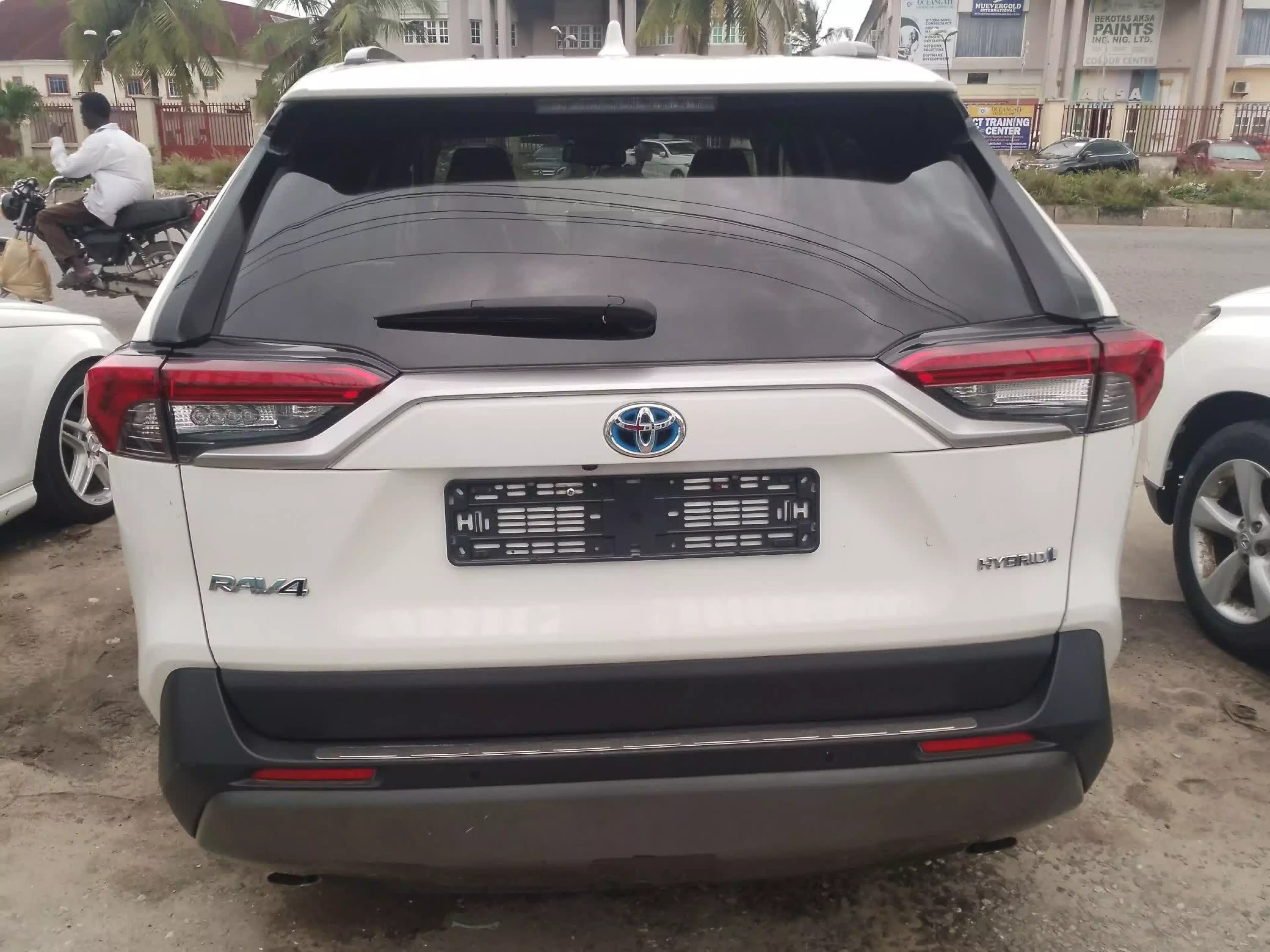 Toyota Rav 4 8AT 2.5l (Adventure Grade)   - 2020