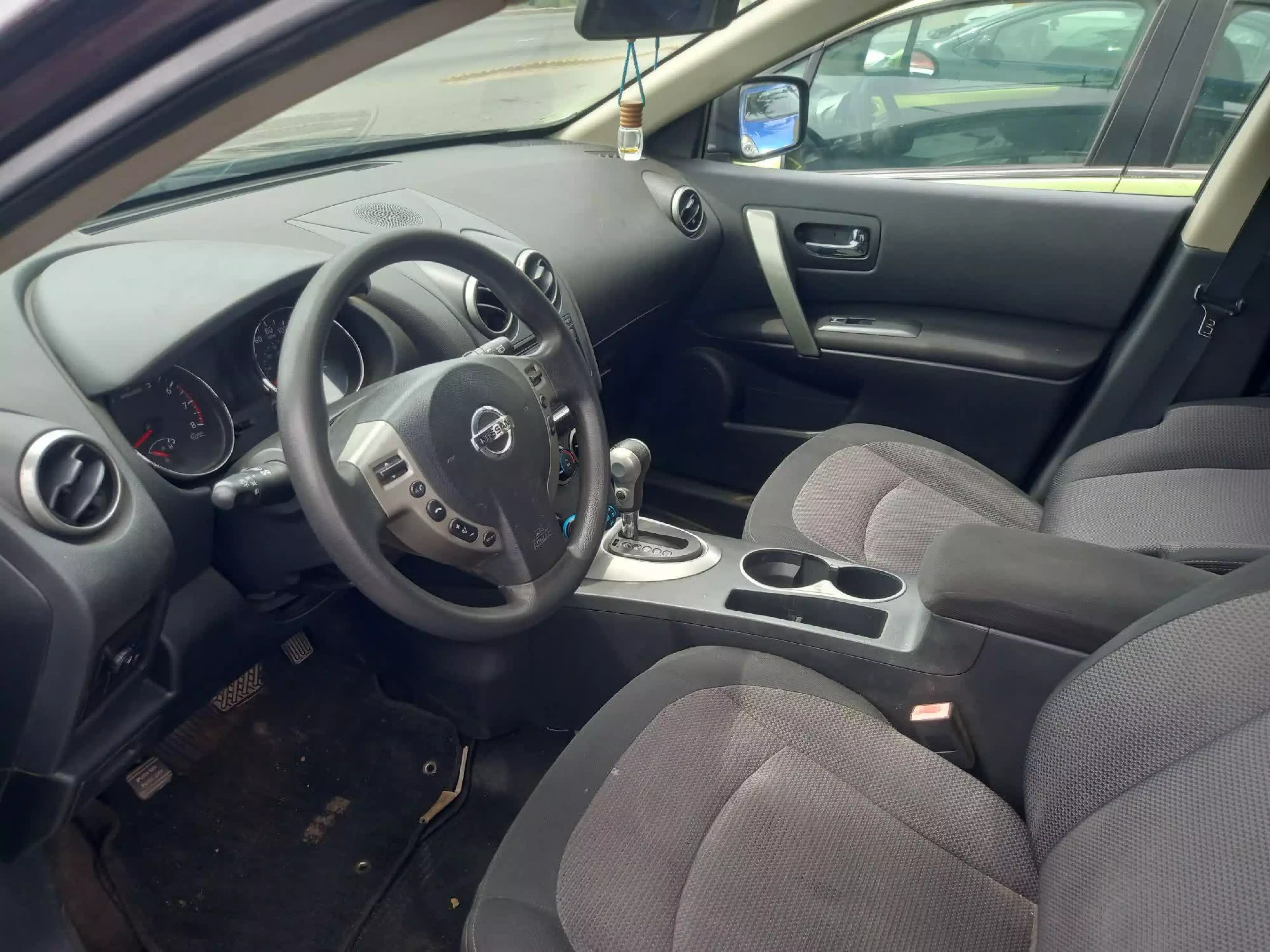 Nissan Rogue   - 2012