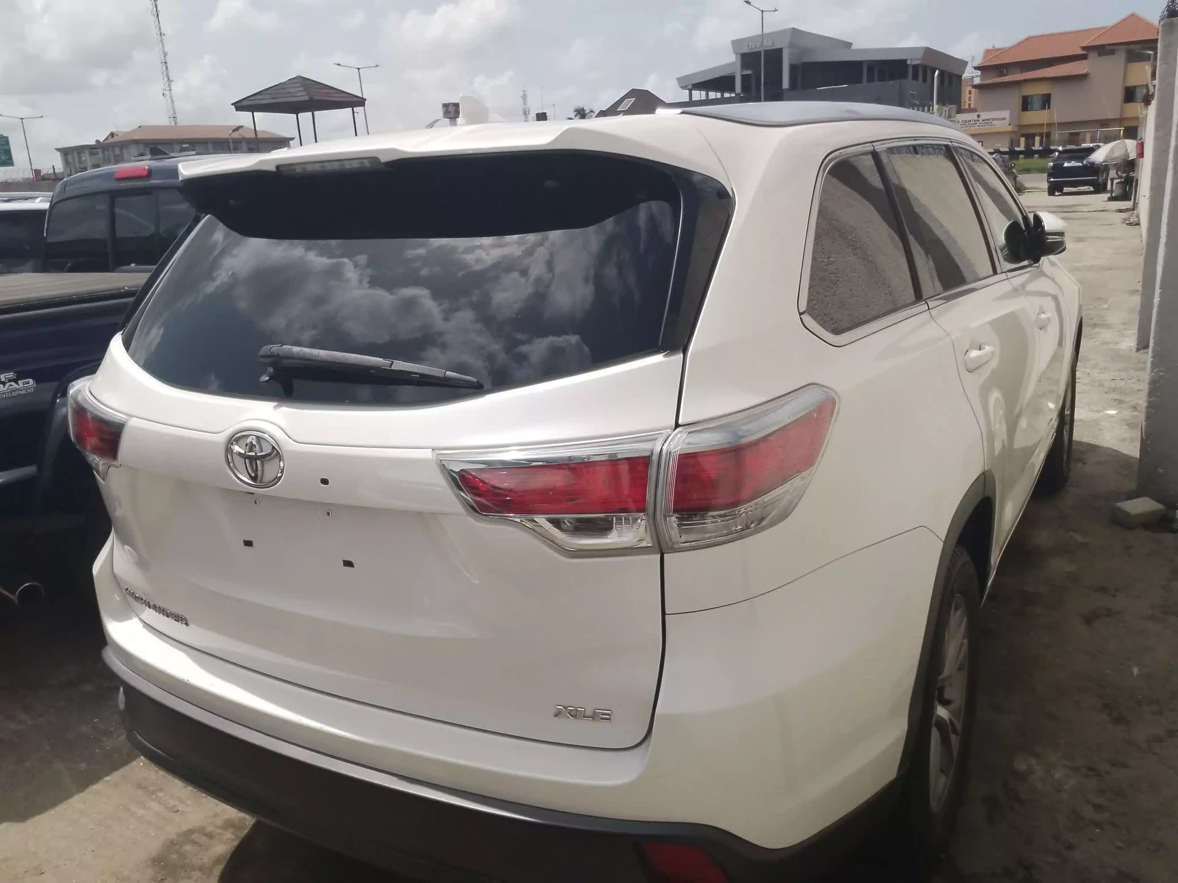 Toyota Highlander   - 2015