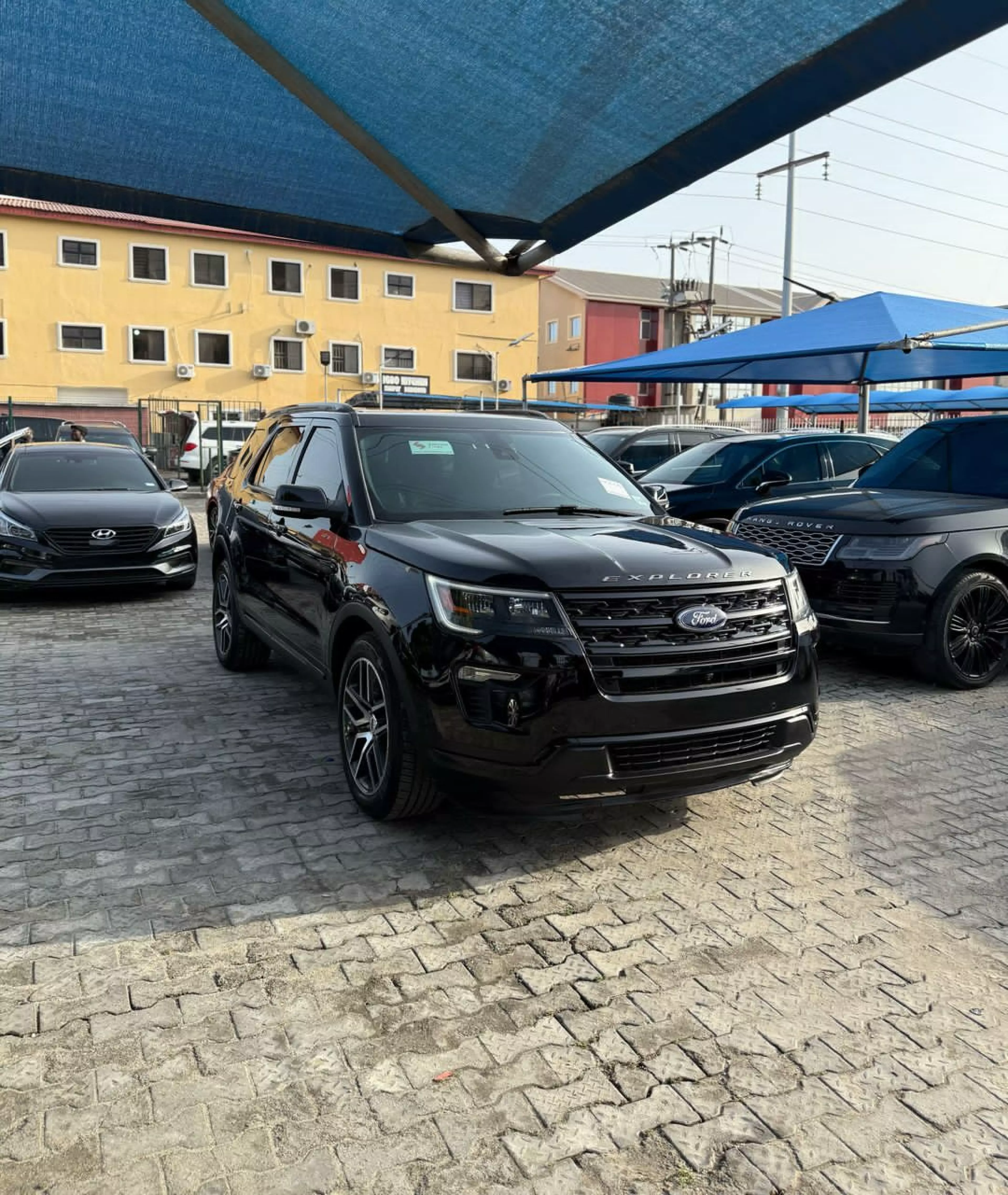 Ford Explorer   - 2018