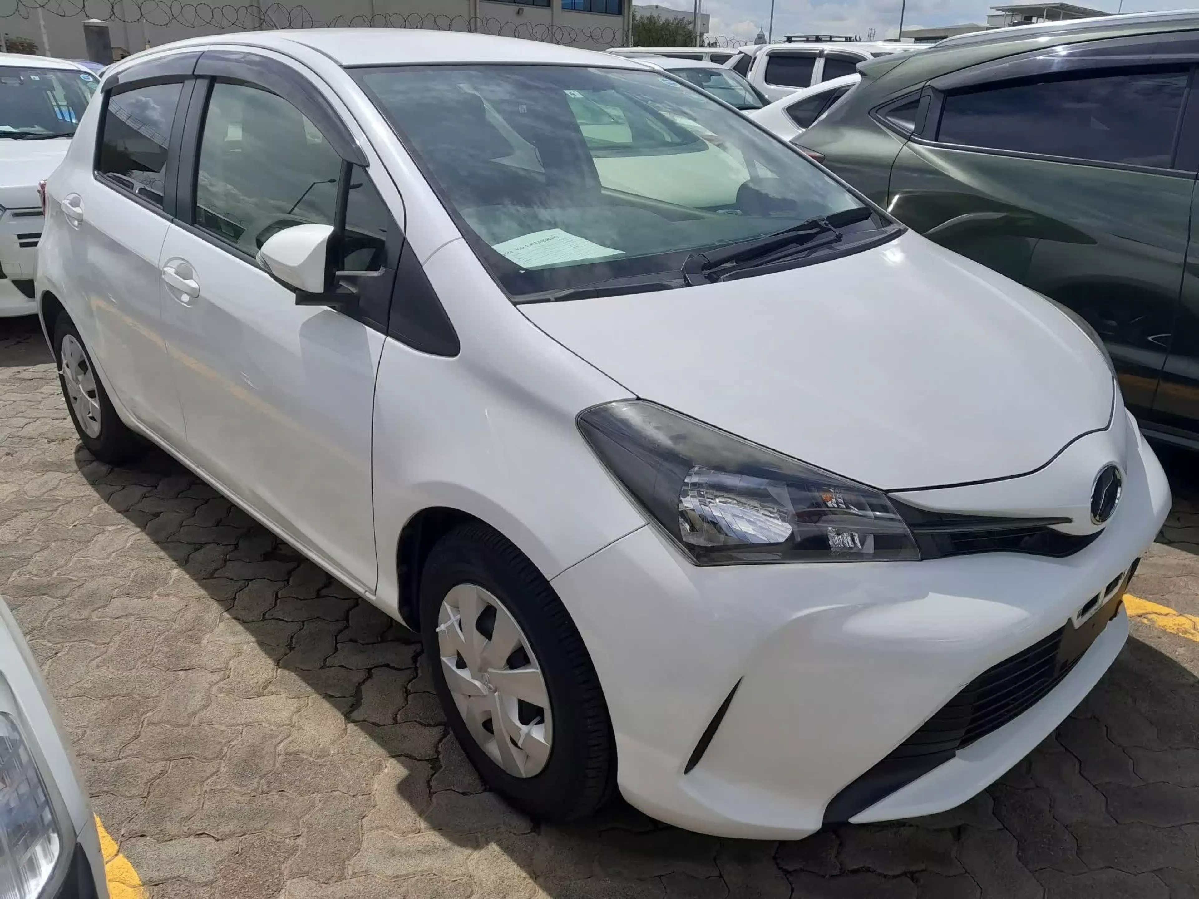 Toyota Vitz - 2015