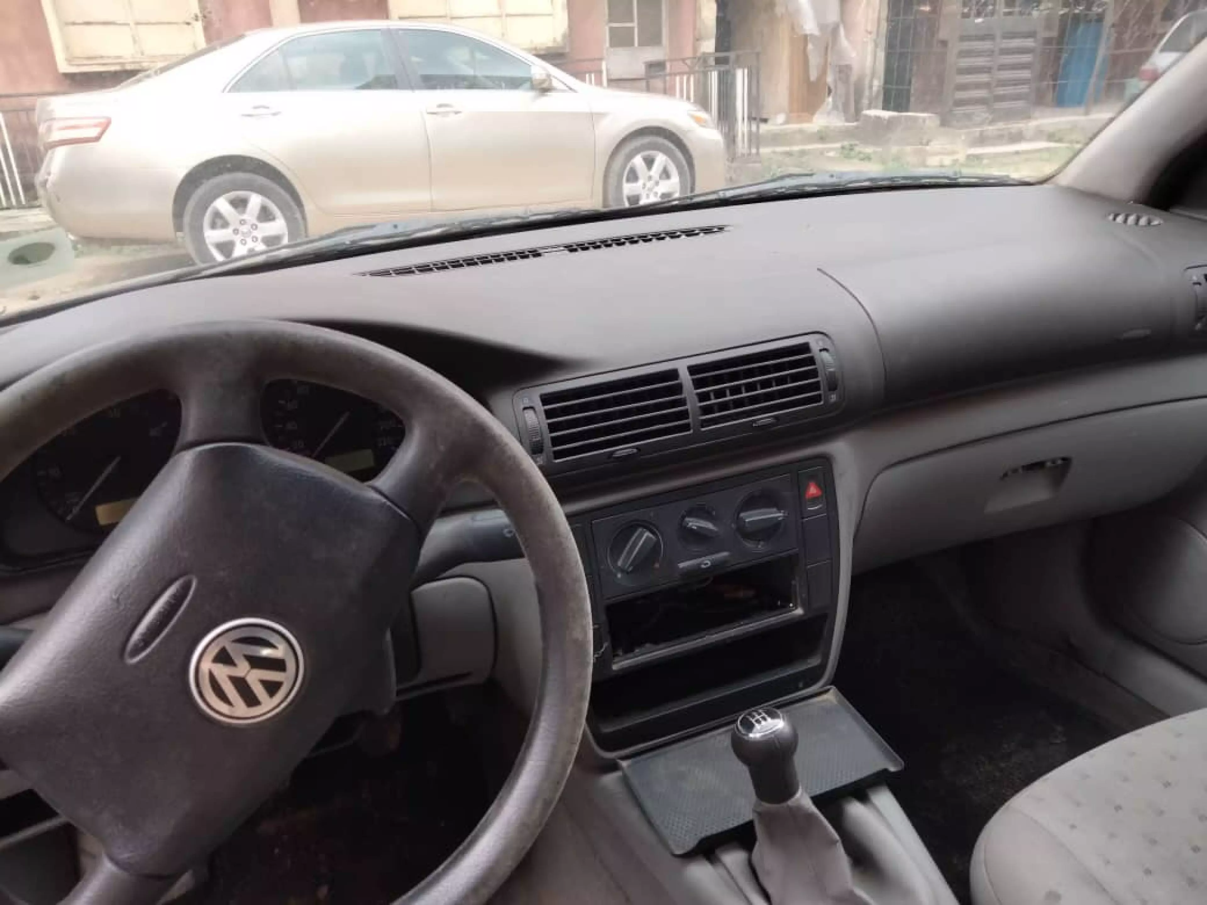 Volkswagen Passat   - 2004