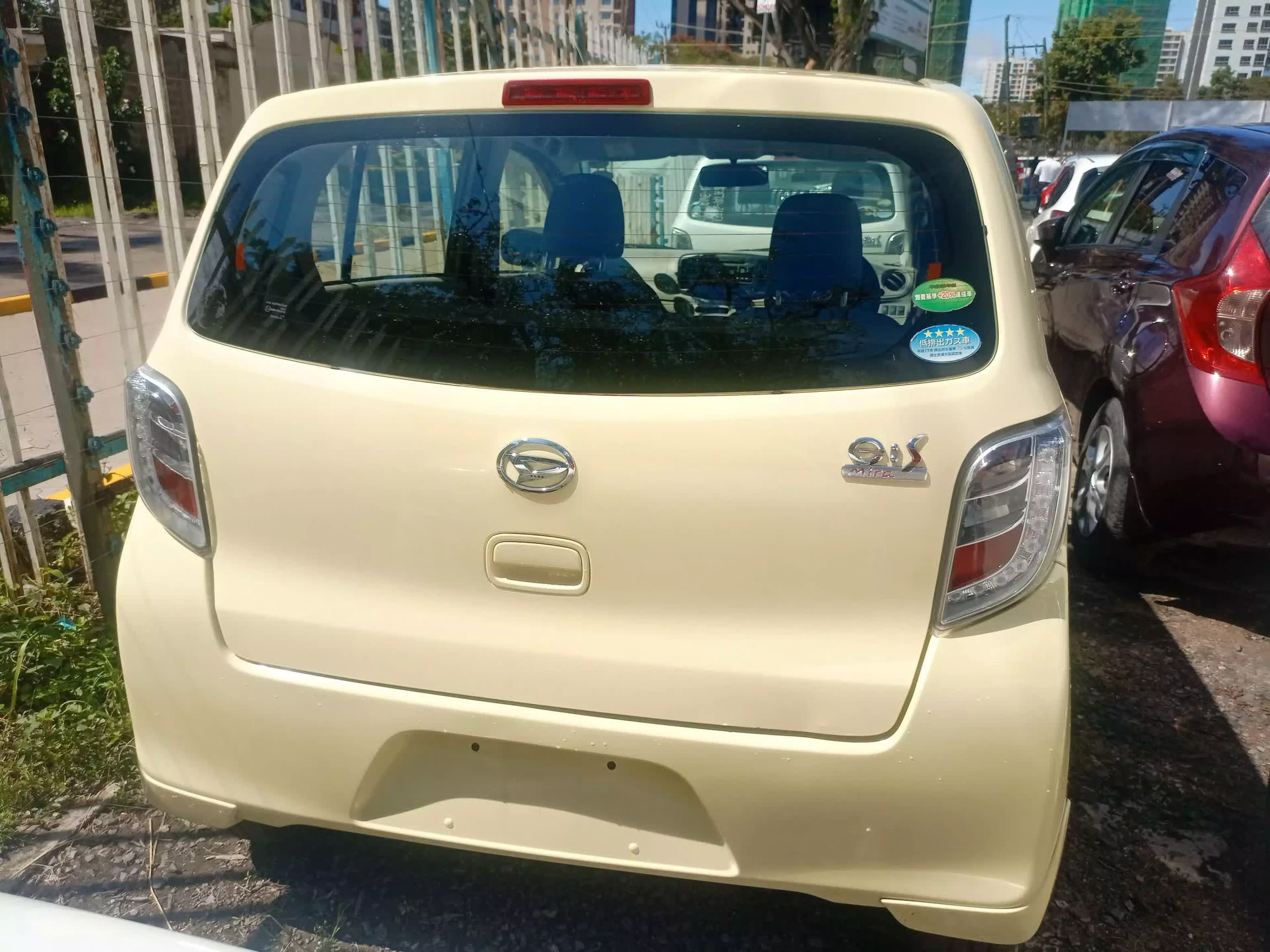 Daihatsu Mira    - 2017