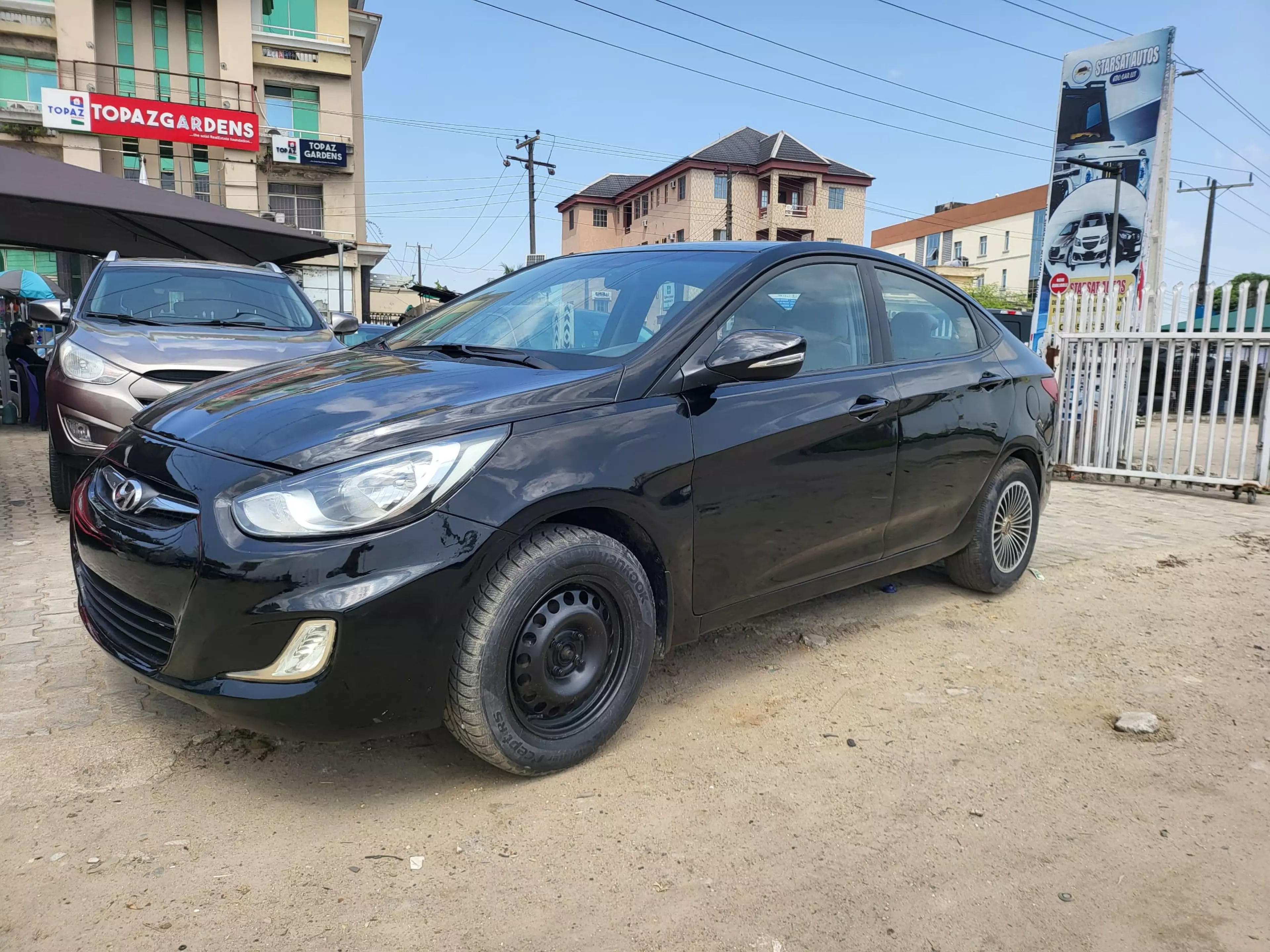 Hyundai Accent   - 2012