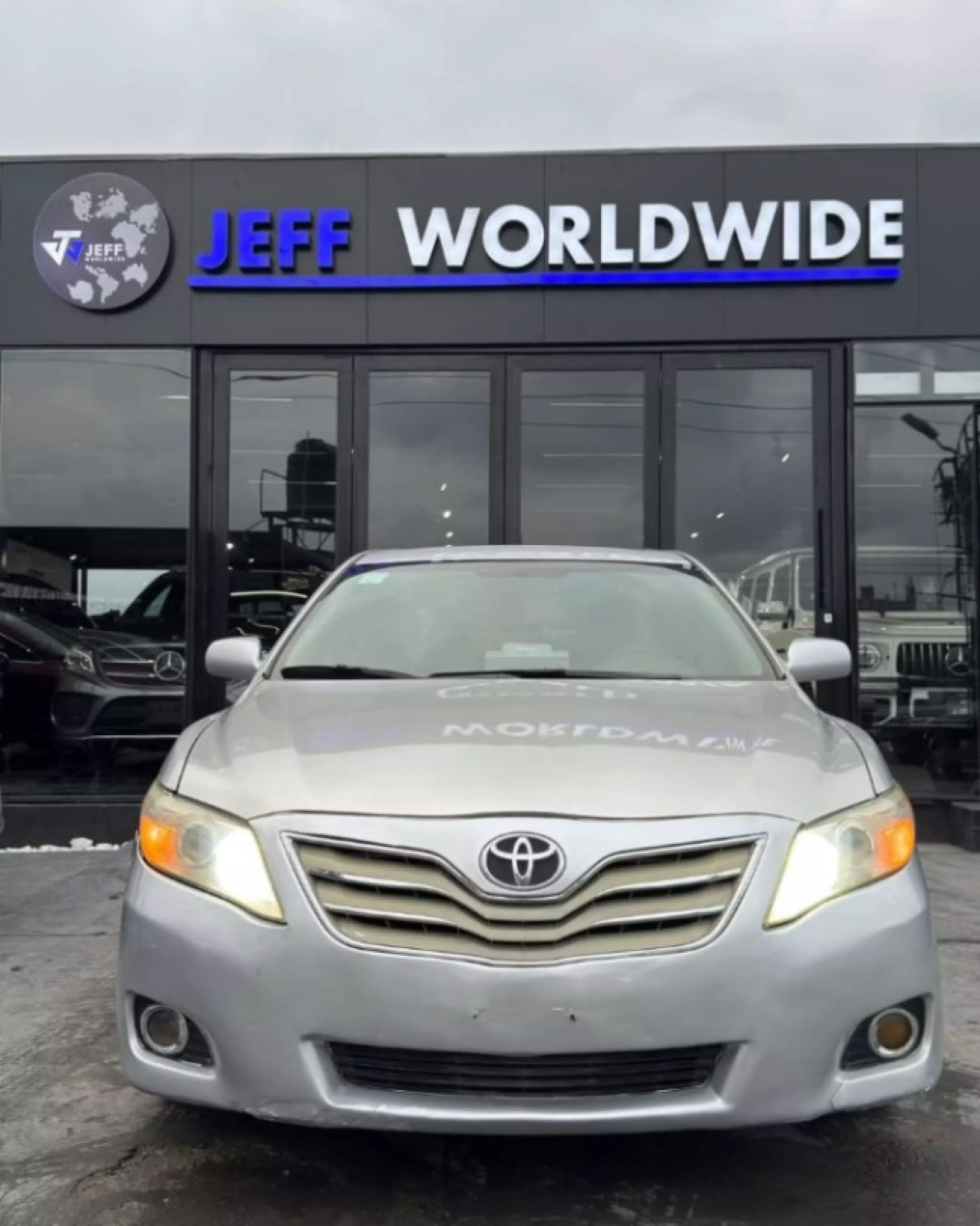 Toyota Camry - 2010