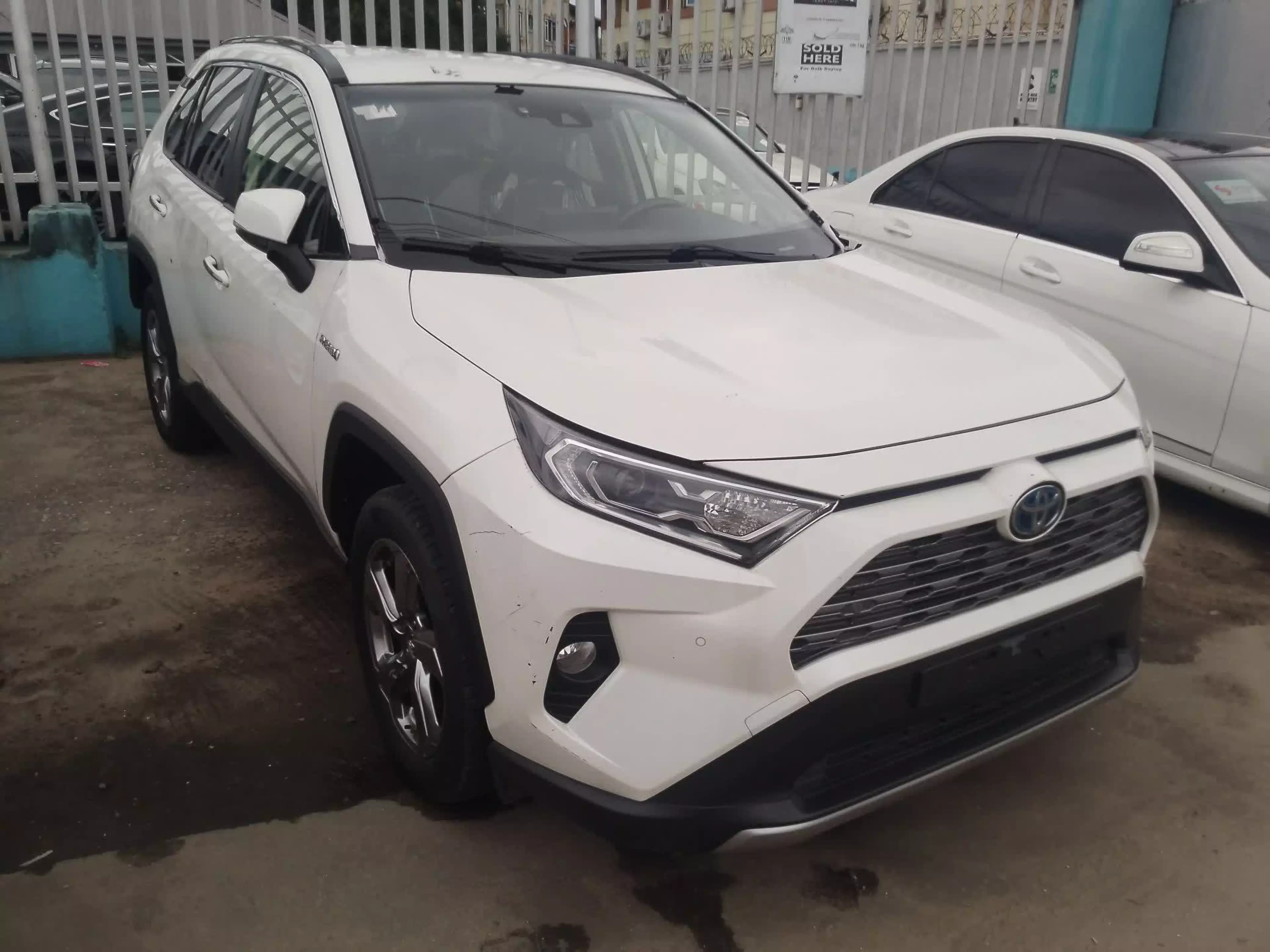 Toyota Rav 4 8AT 2.5l (Adventure Grade)   - 2020