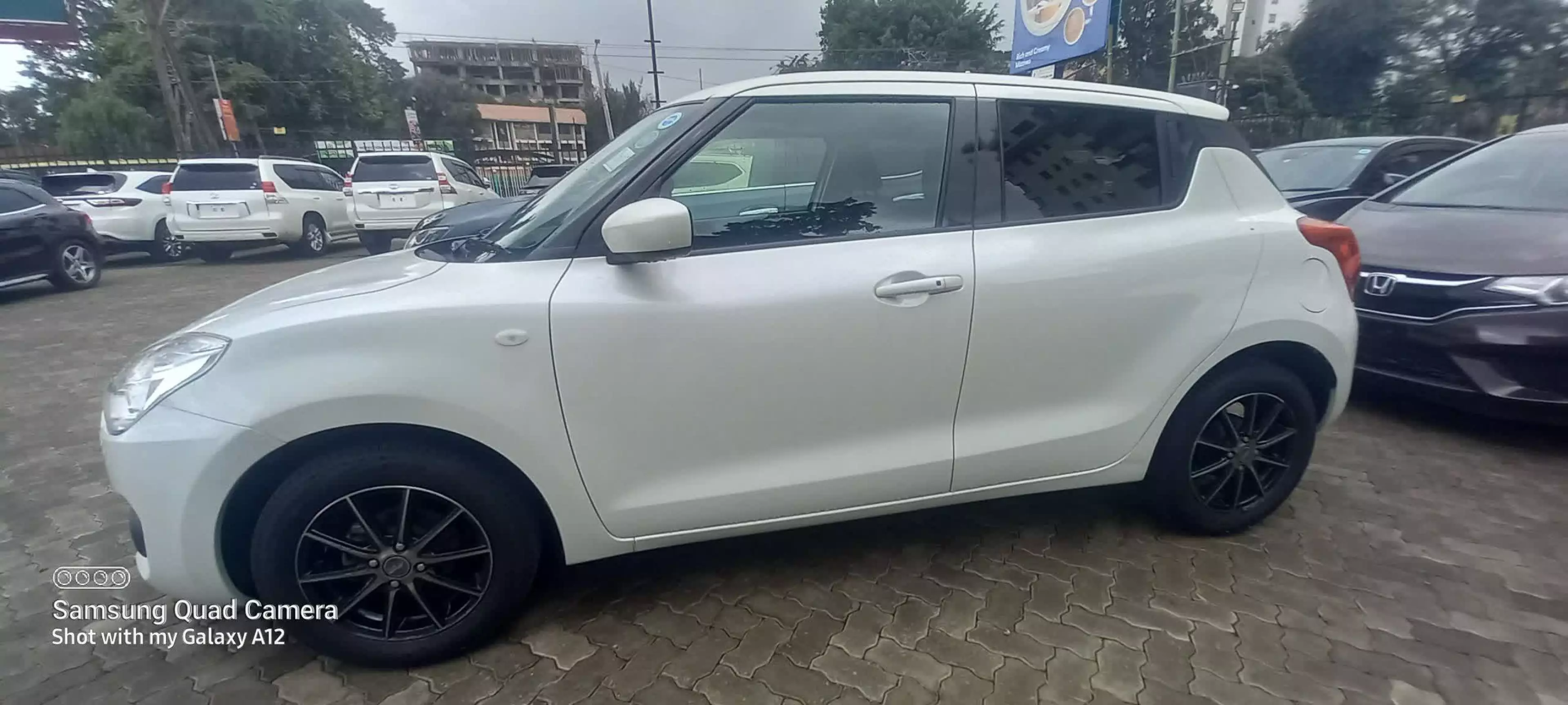 SUZUKI Swift - 2106