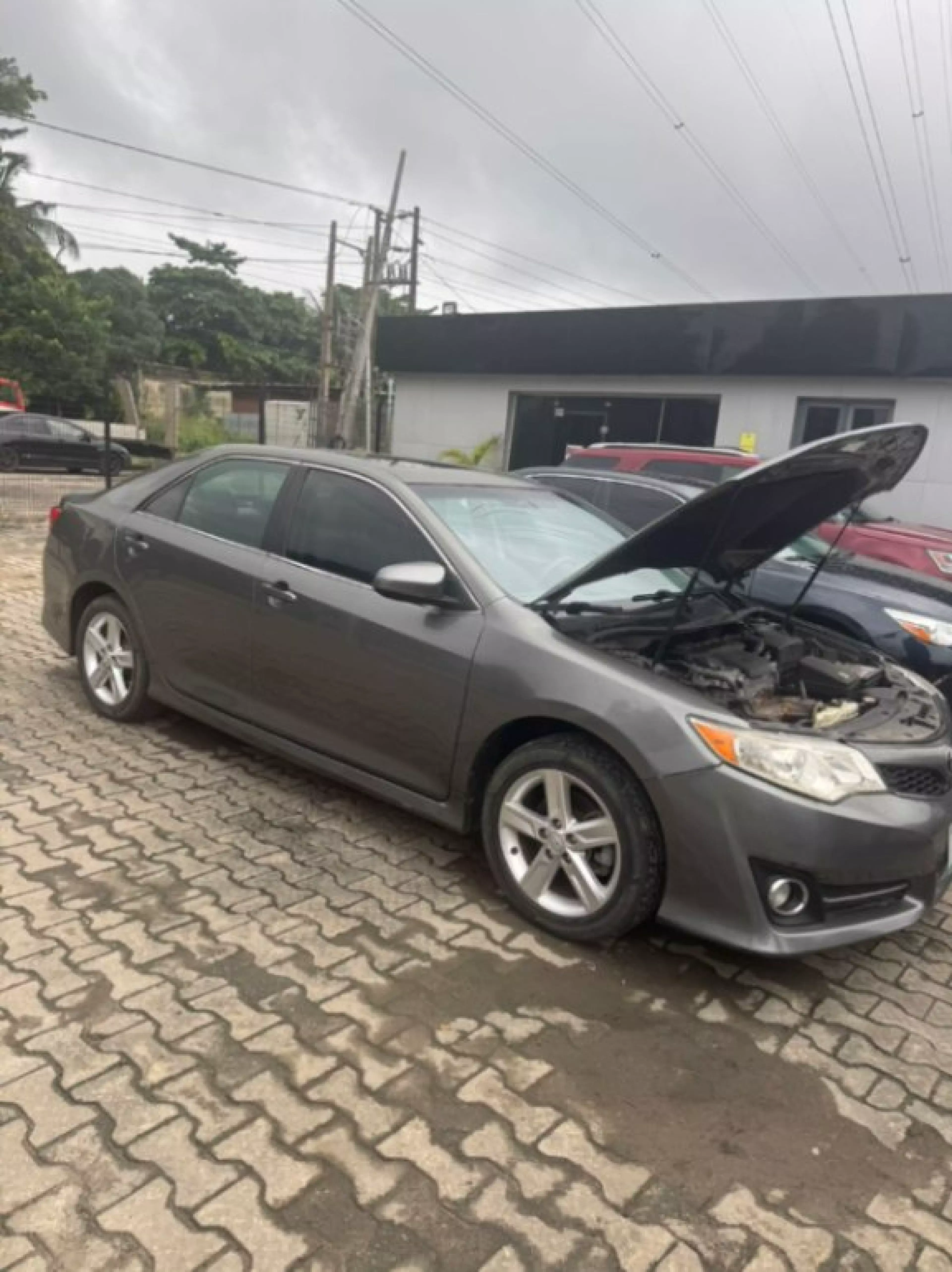 Toyota Camry - 2012