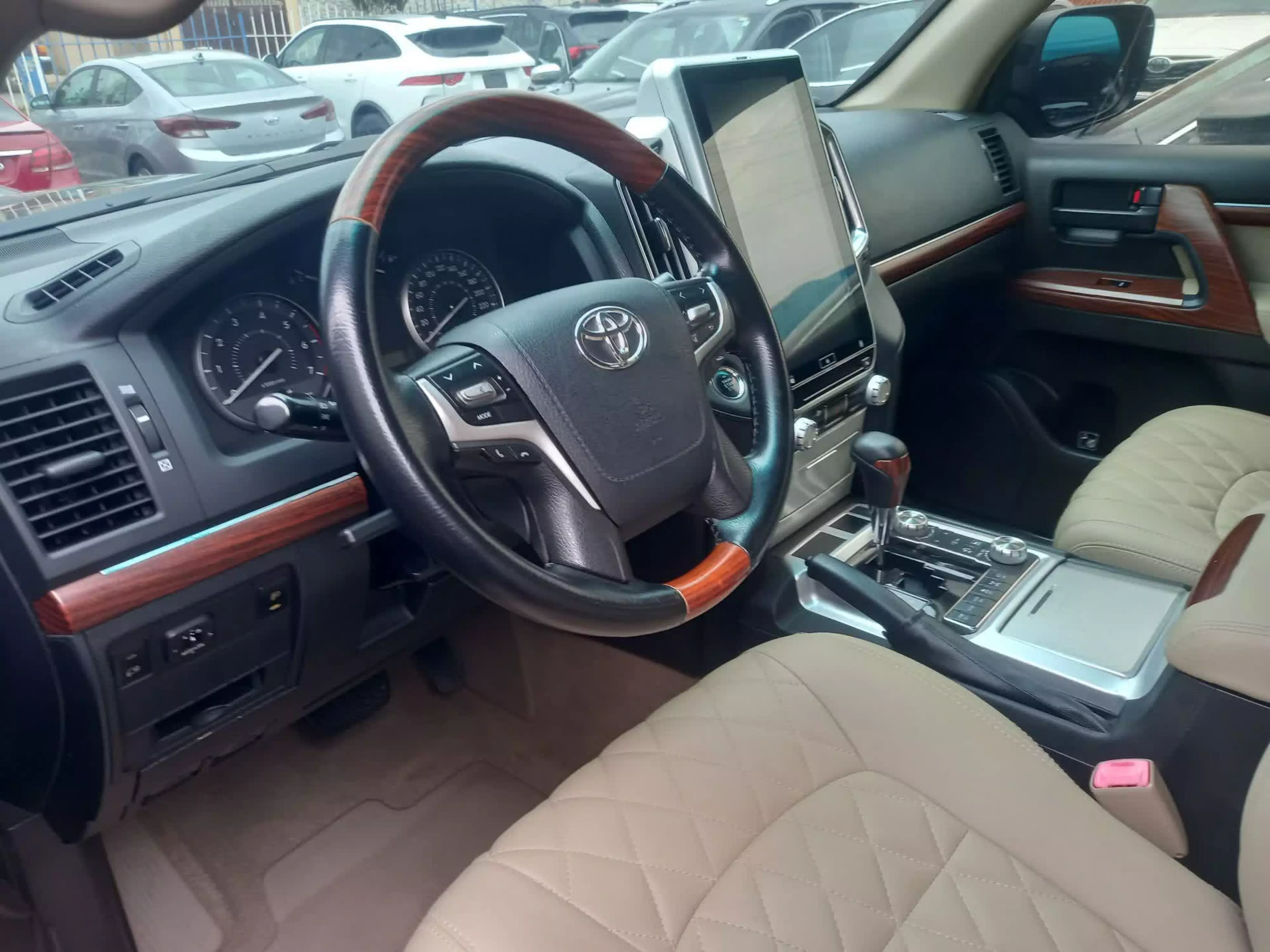 Toyota Land Cruiser   - 2011