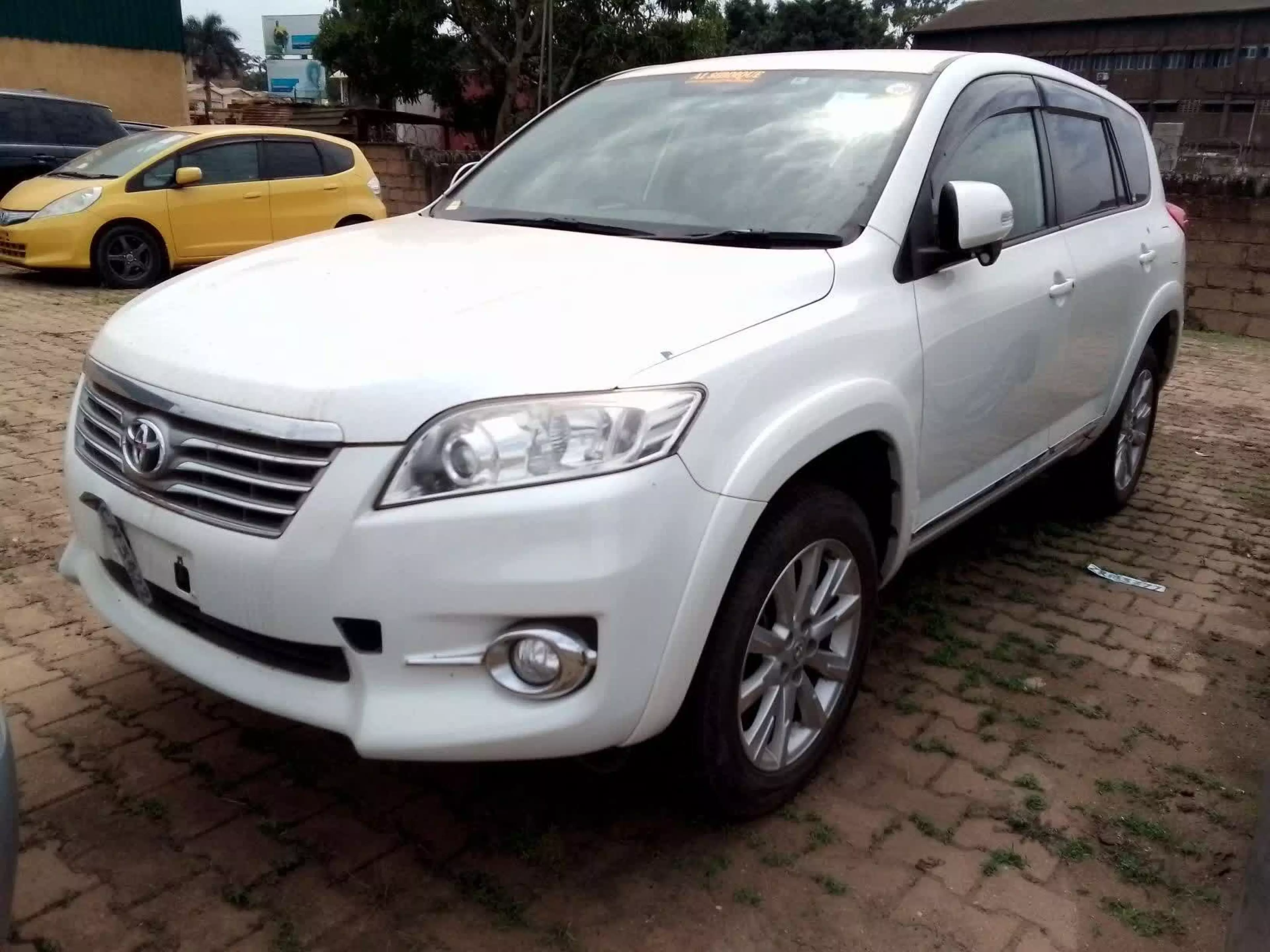 Toyota Vanguard  - 2010