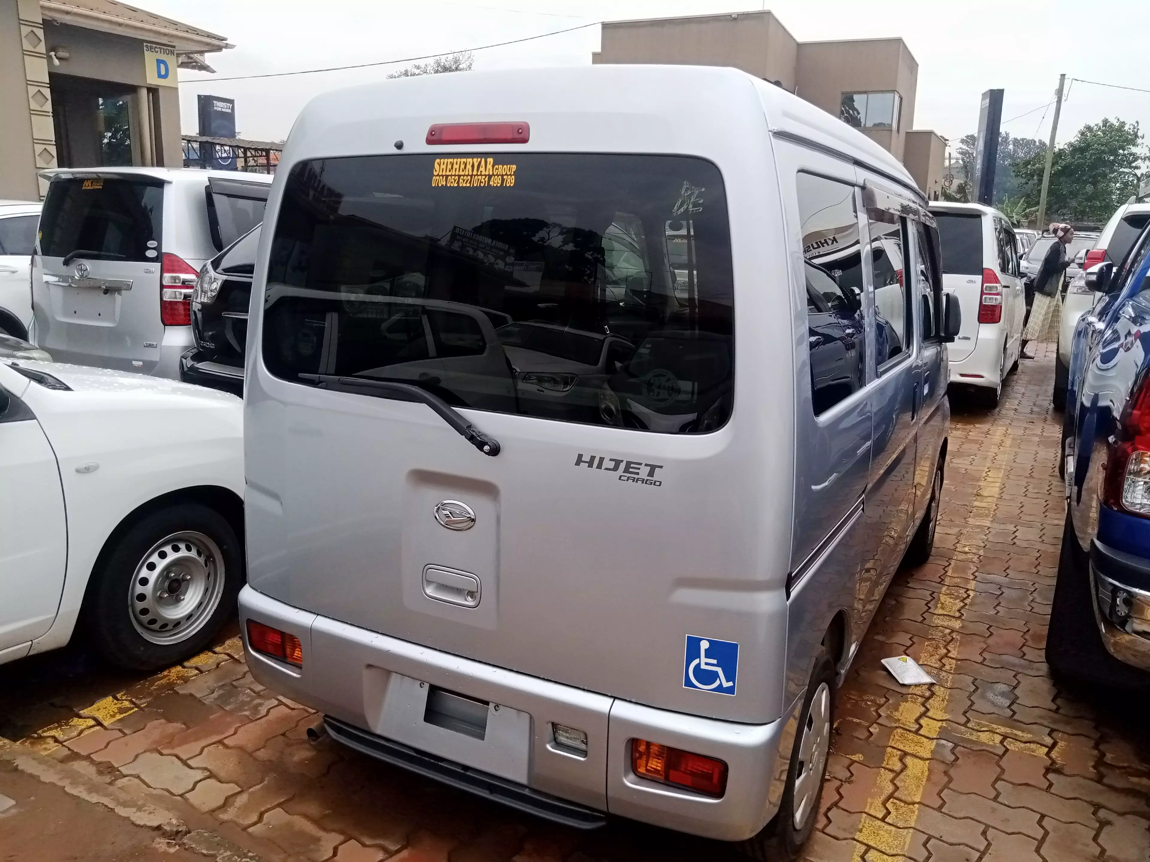Daihatsu Hijet   - 2012
