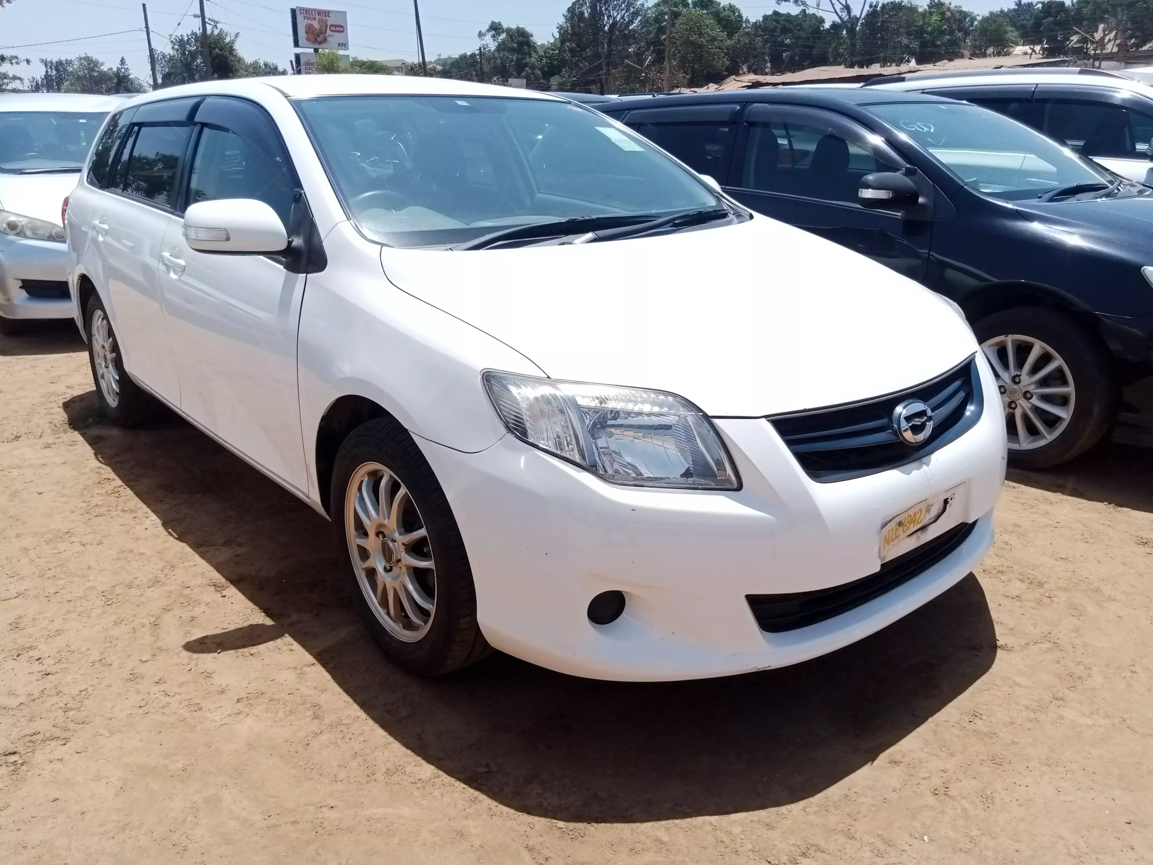 Toyota Fielder    - 2009