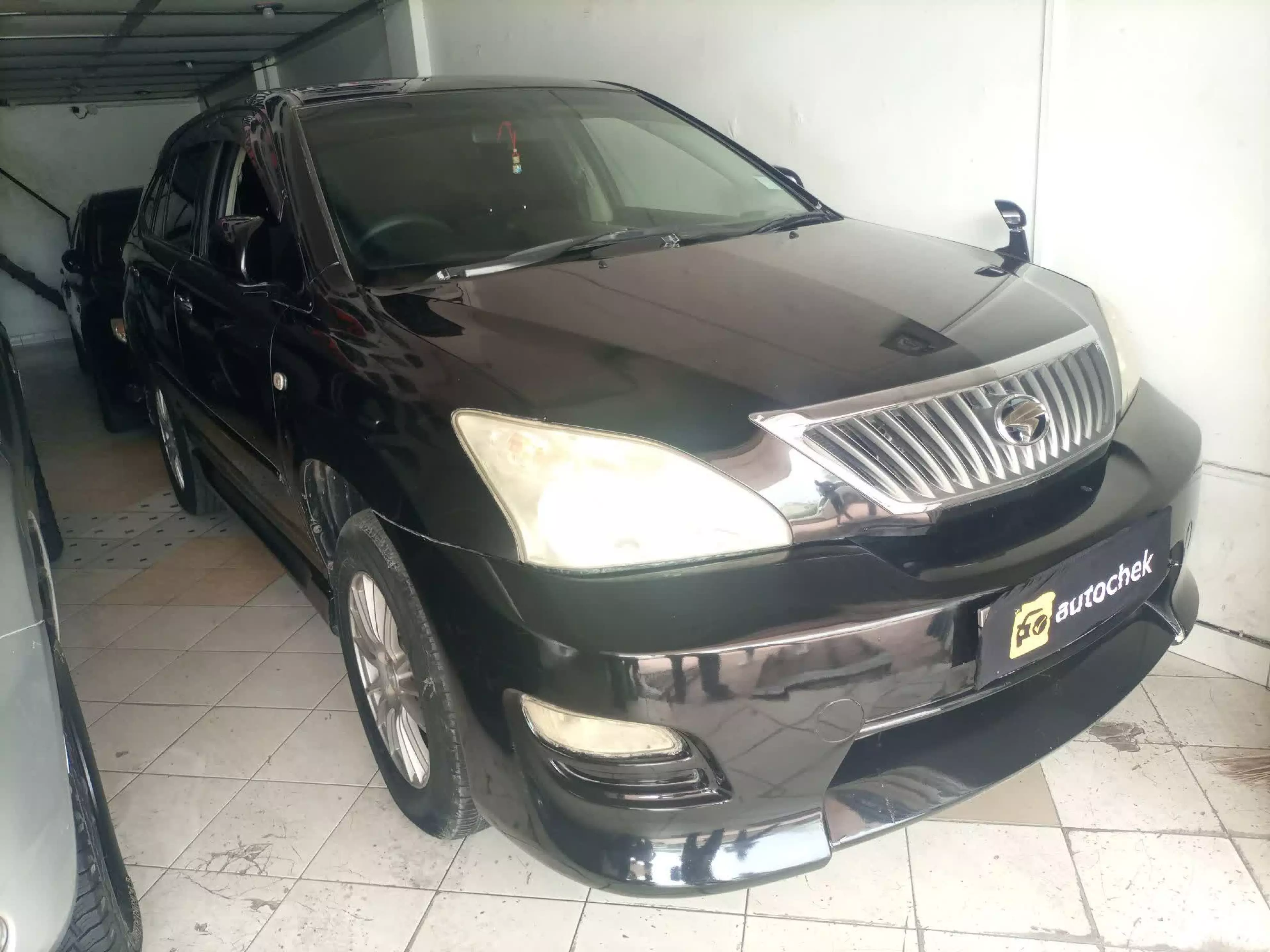 Toyota Harrier - 2012