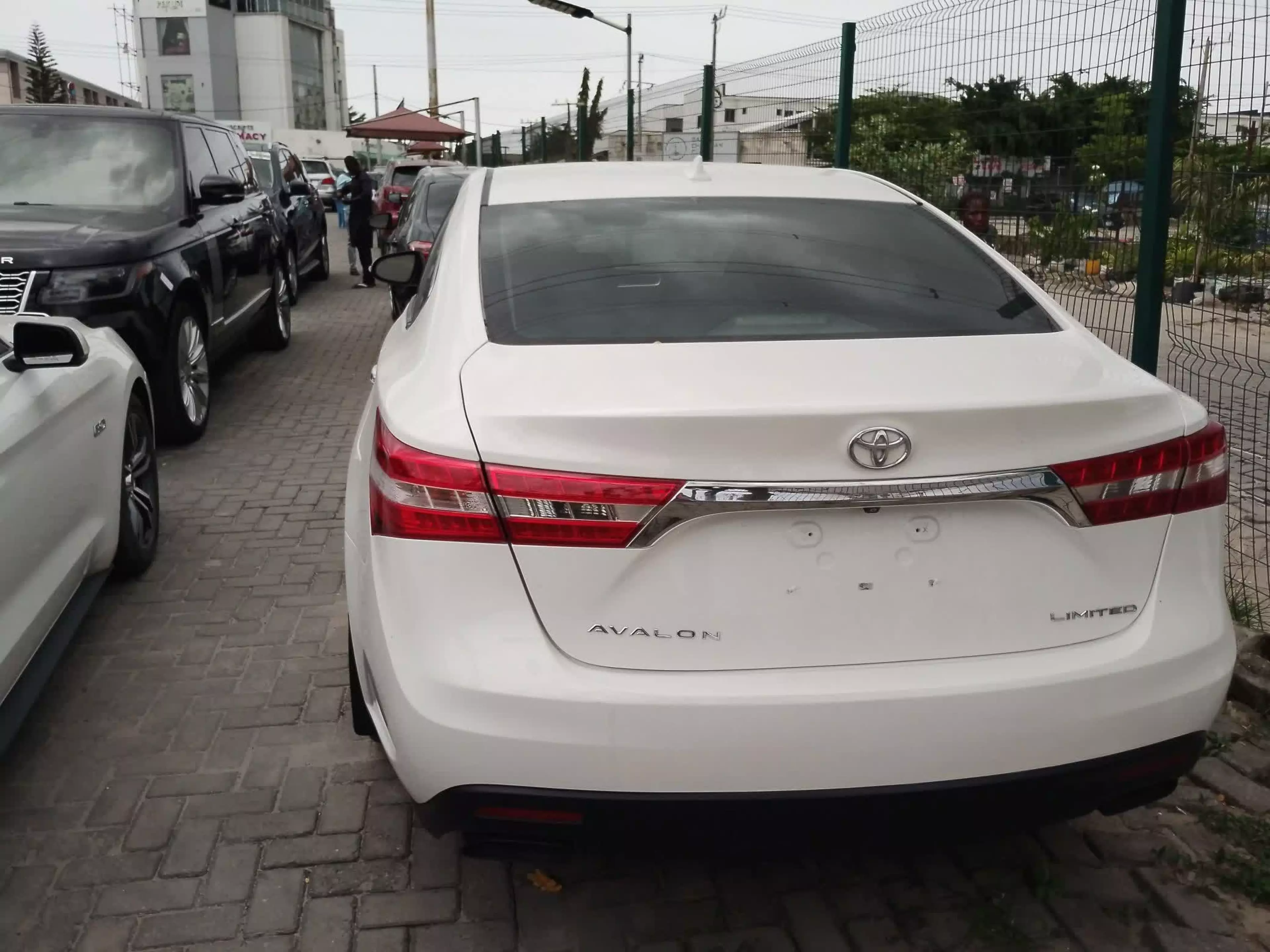 Toyota Avalon - 2013