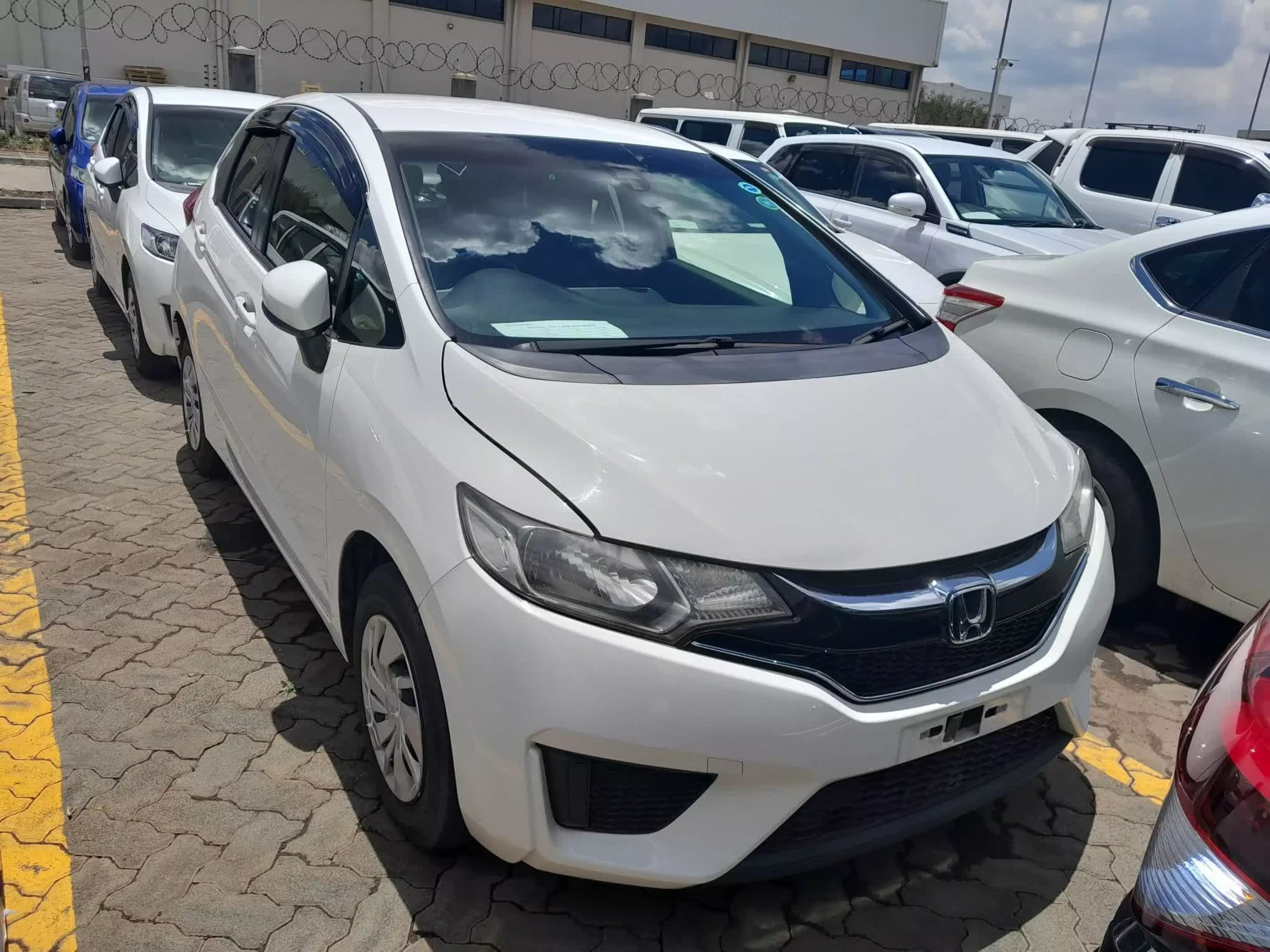Honda Fit Hybrid  - 2015