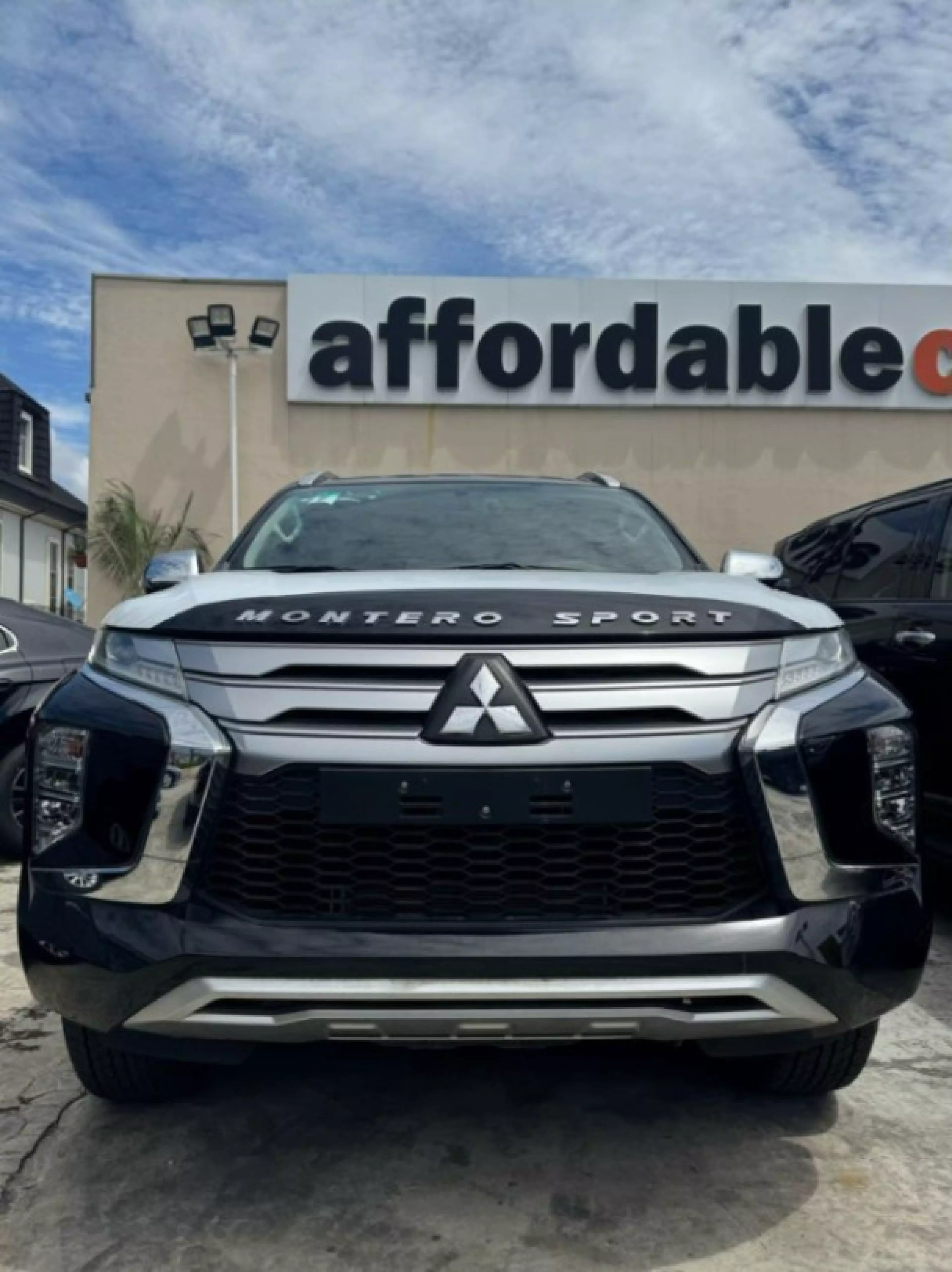 Mitsubishi Montero Sport - 2024