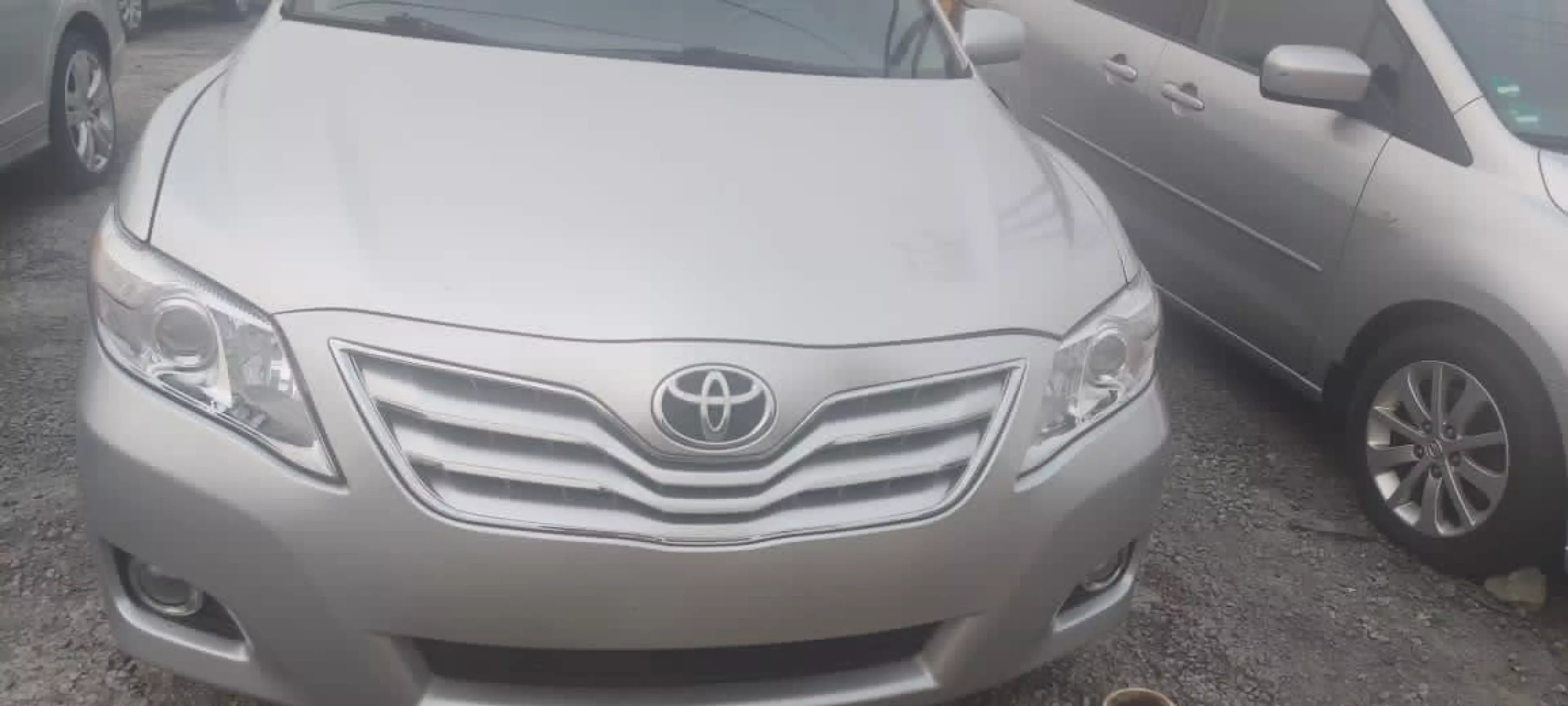 Toyota Camry - 2010