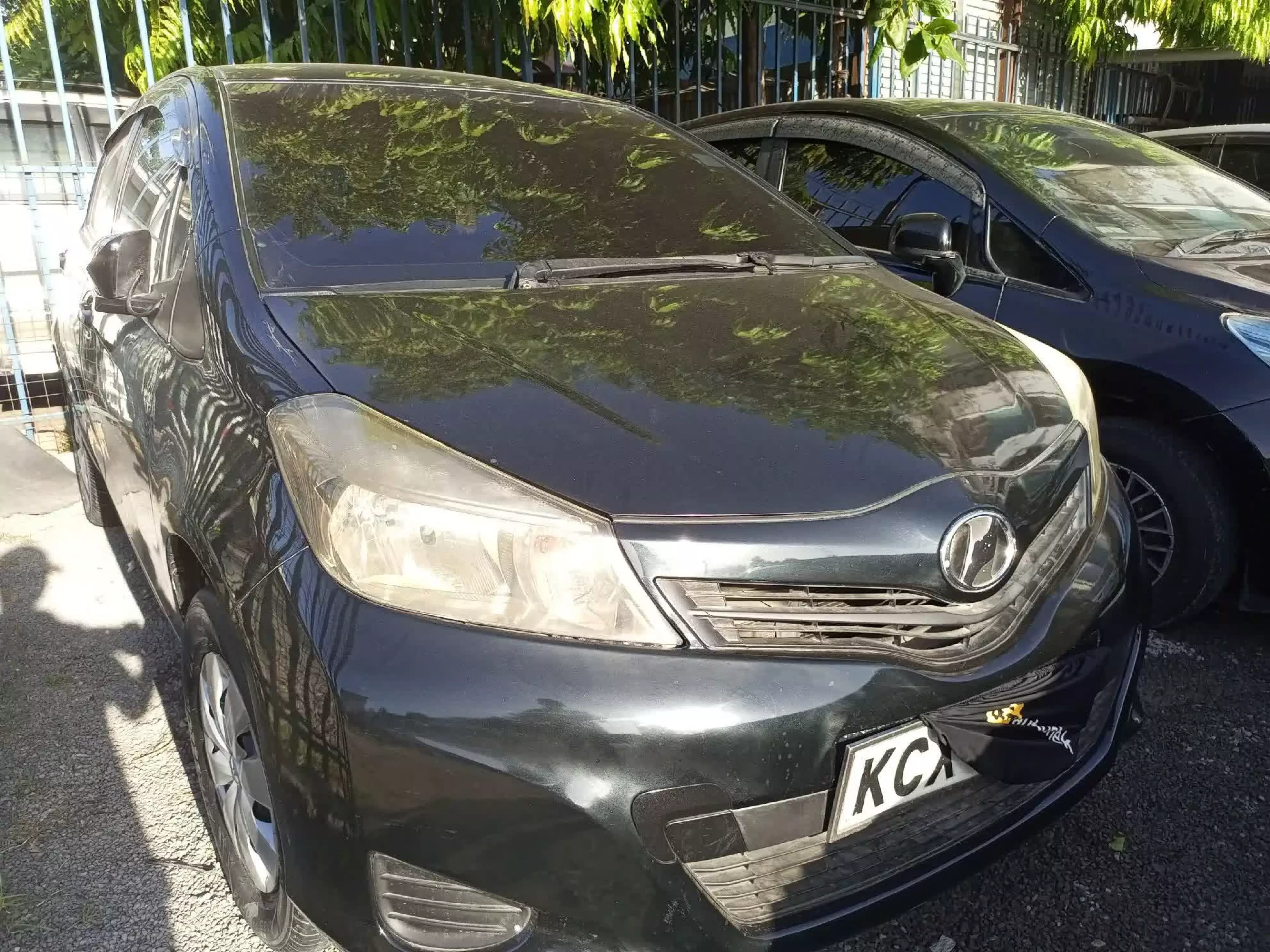 Toyota Vitz - 2012