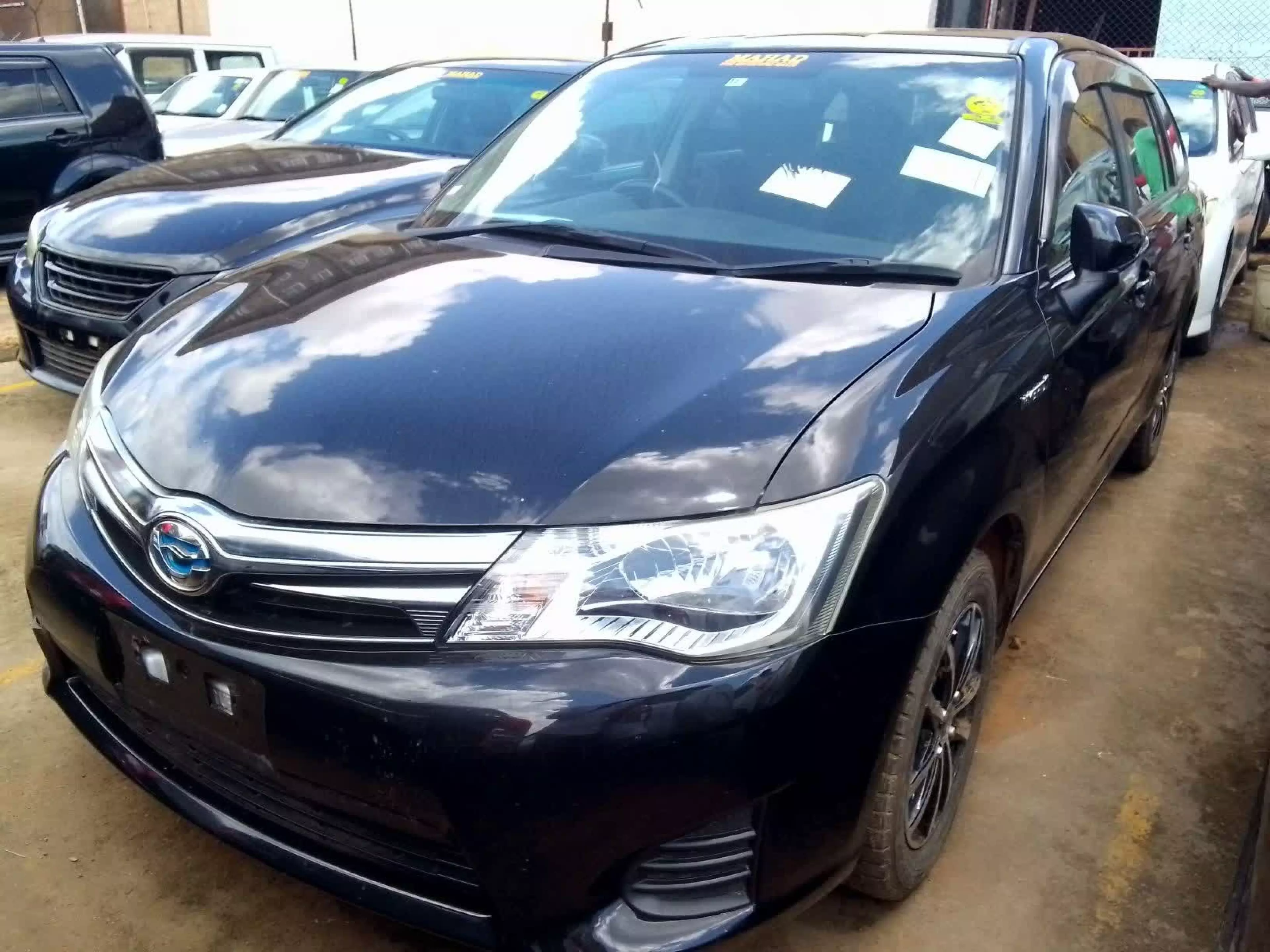 Toyota Fielder hybrid  - 2014