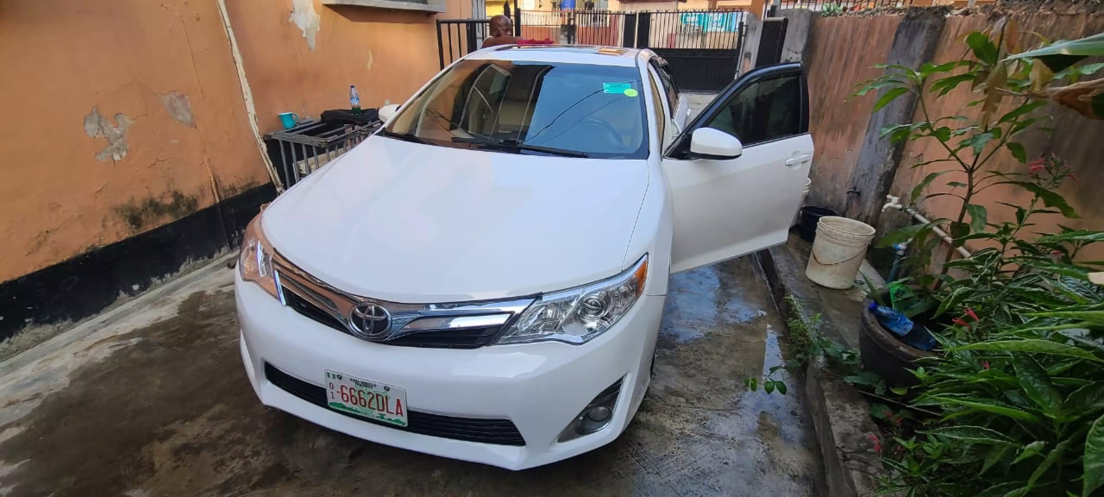 Toyota Camry   - 2014