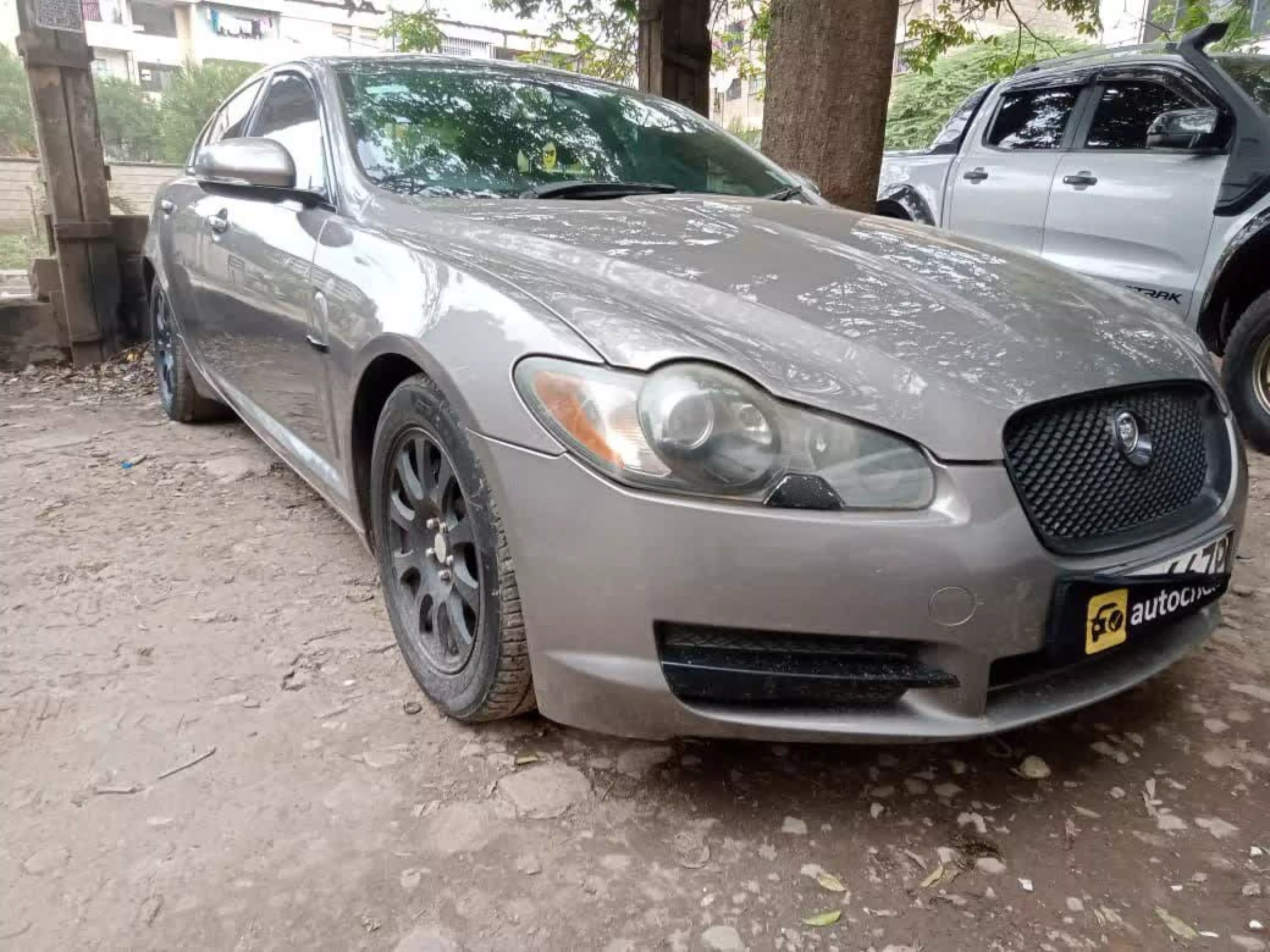 Jaguar XF - 2011