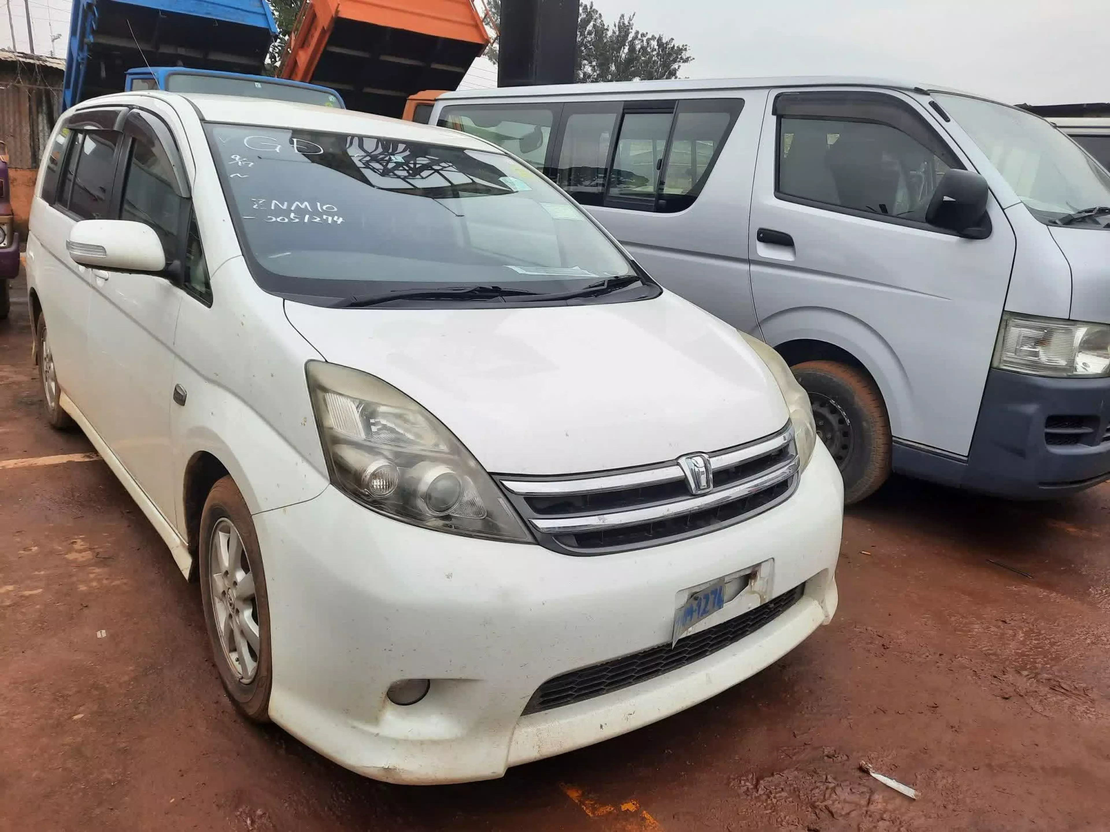 Toyota Isis  - 2008
