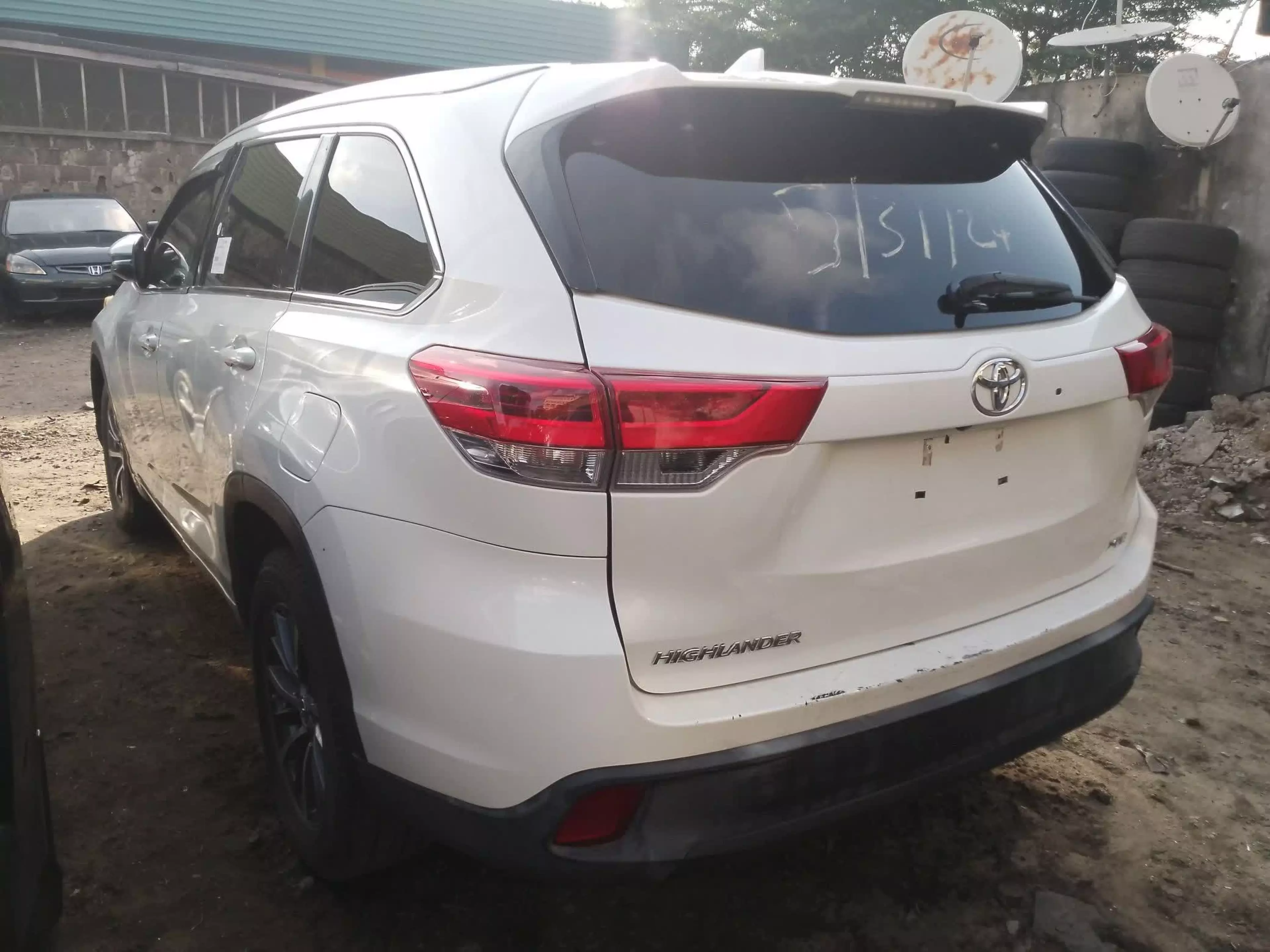Toyota Highlander   - 2017