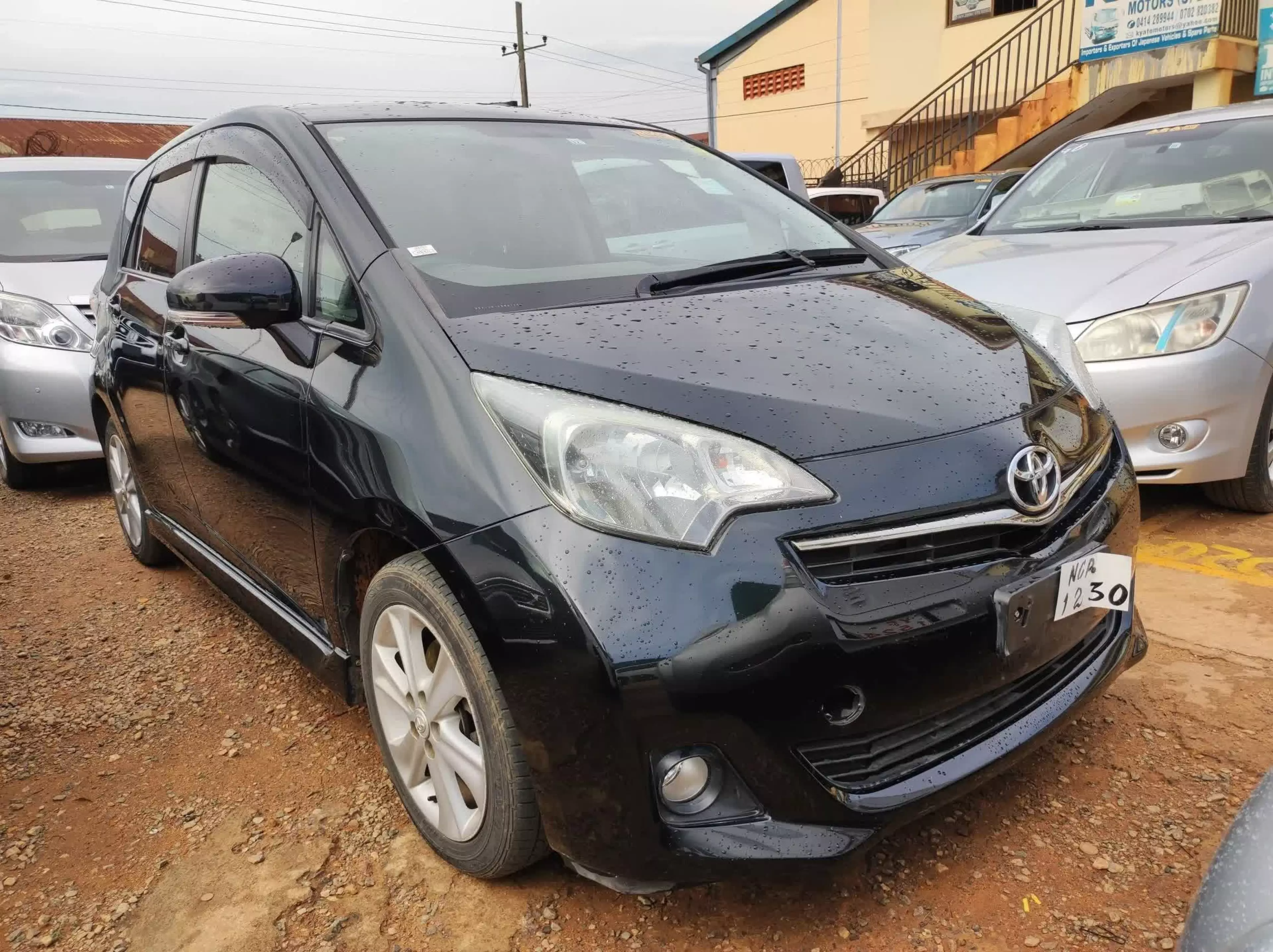 Toyota Ractis - 2012