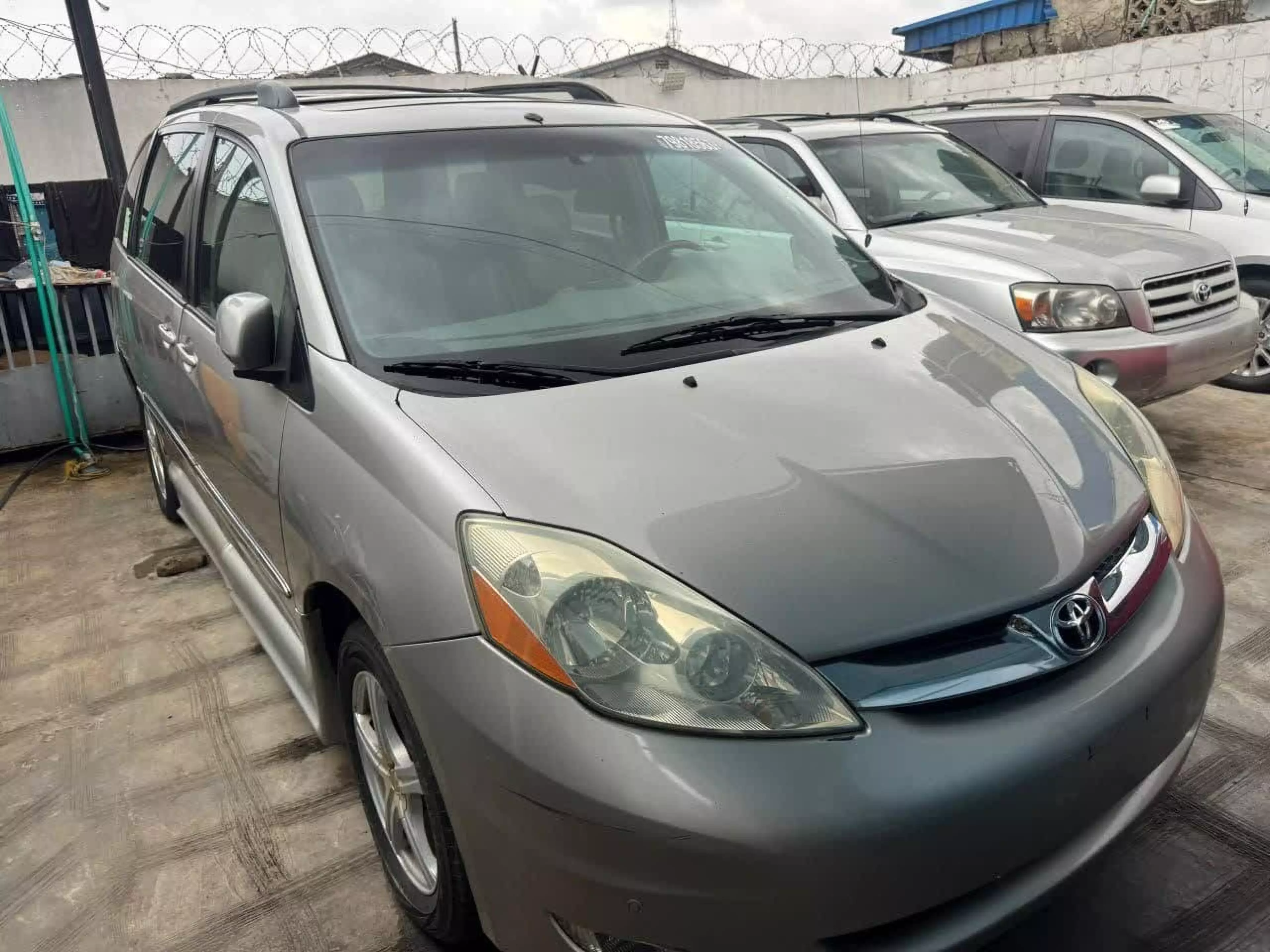 Toyota Sienna - 2006