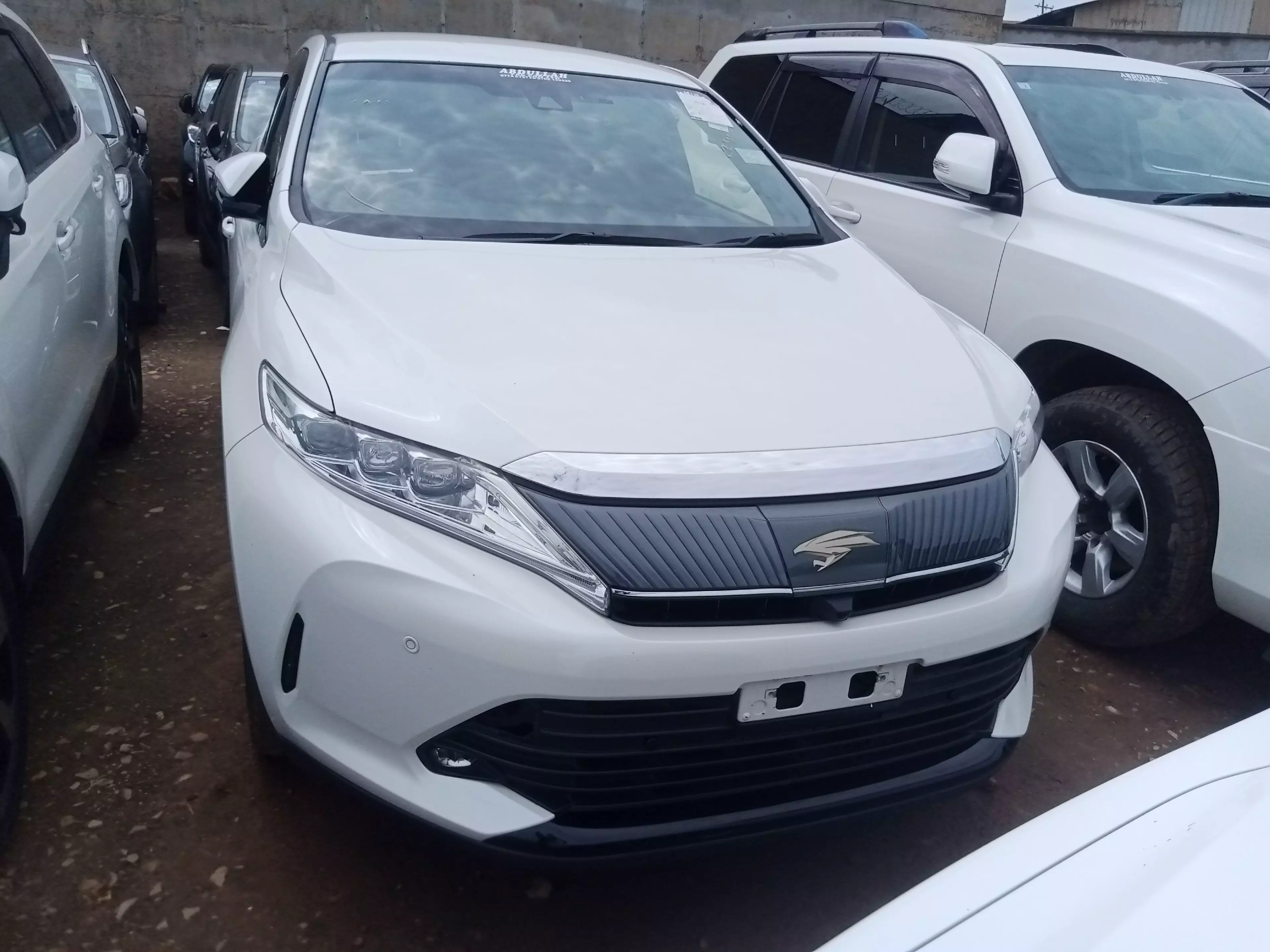 Toyota Harrier   - 2017