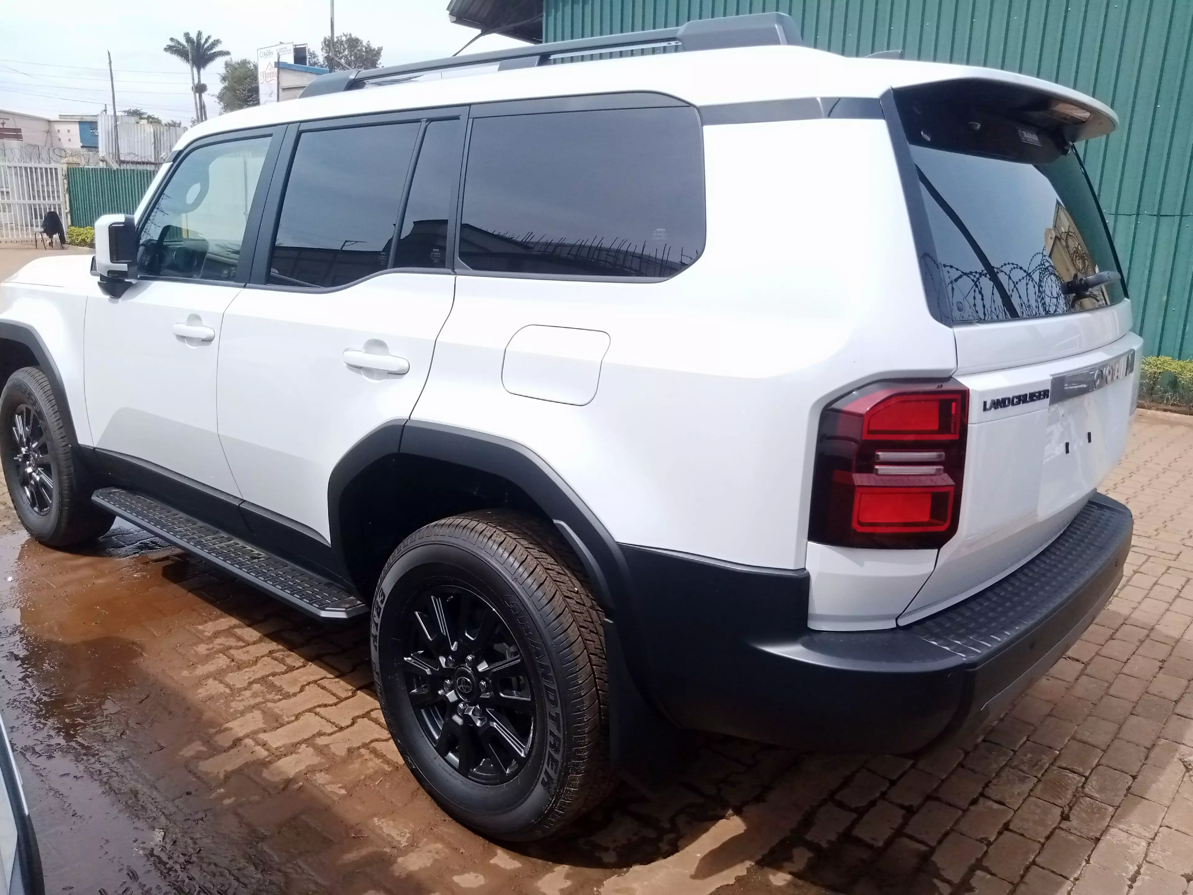 Toyota Land Cruiser   - 2024