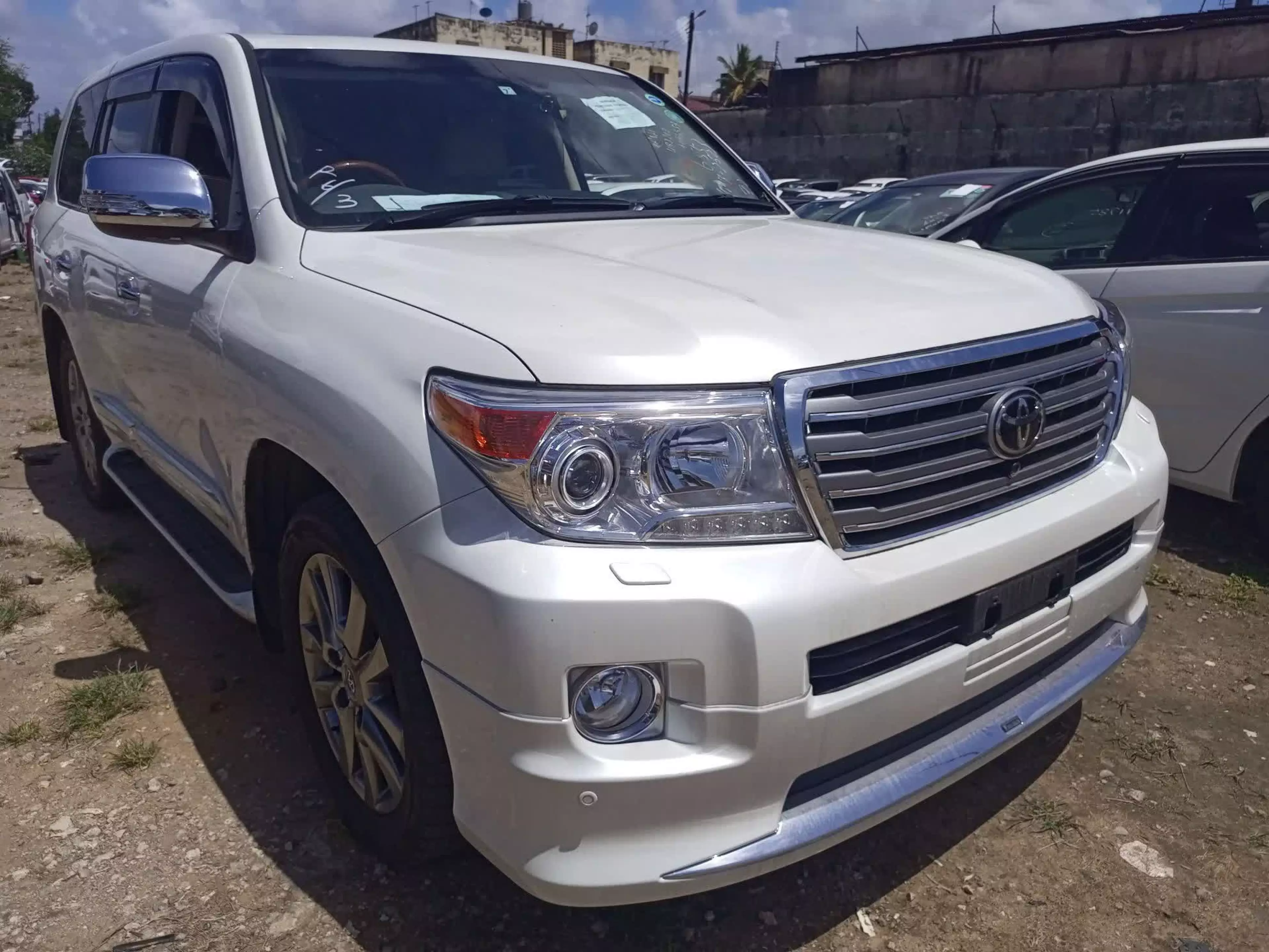 Toyota  Land Cruiser VXR V8 - 2015