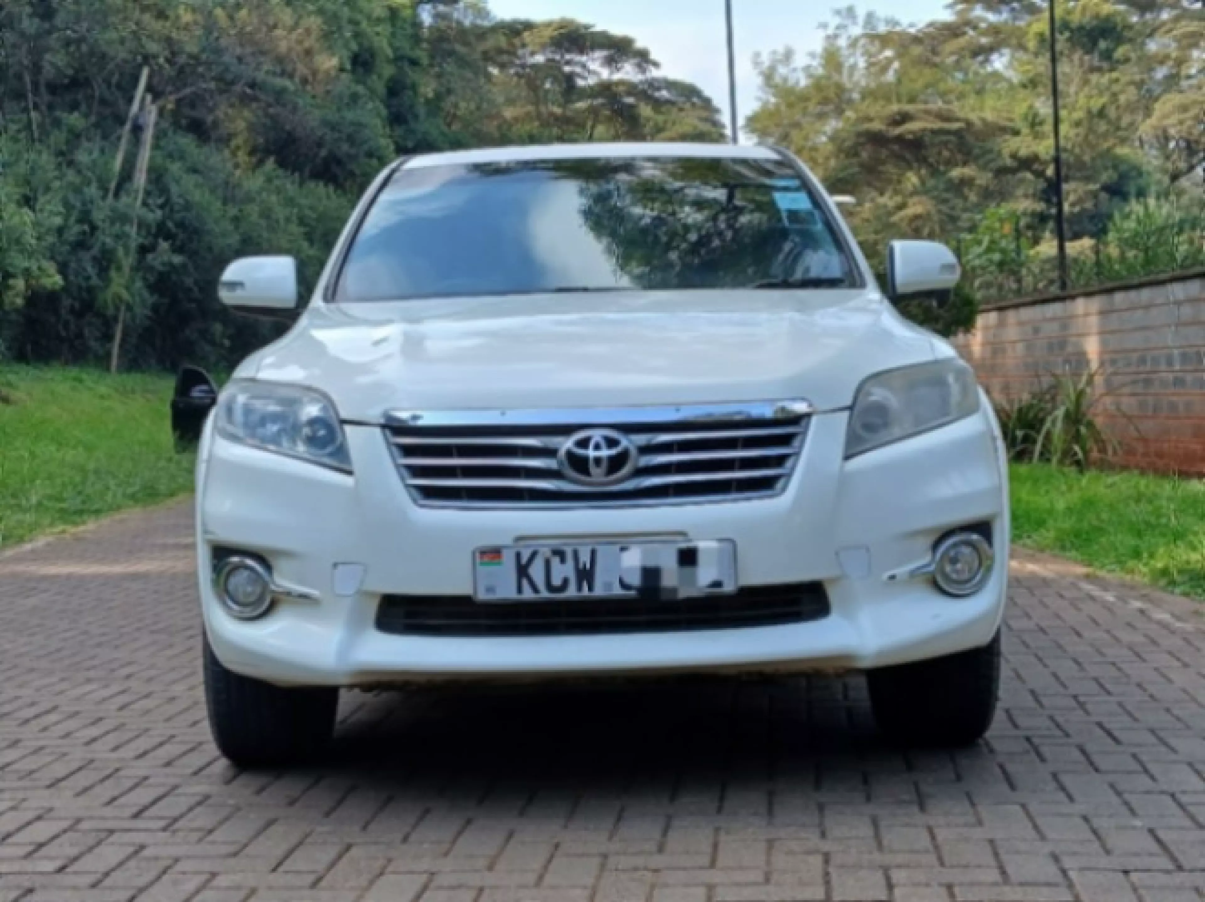 Toyota Vanguard  - 2011