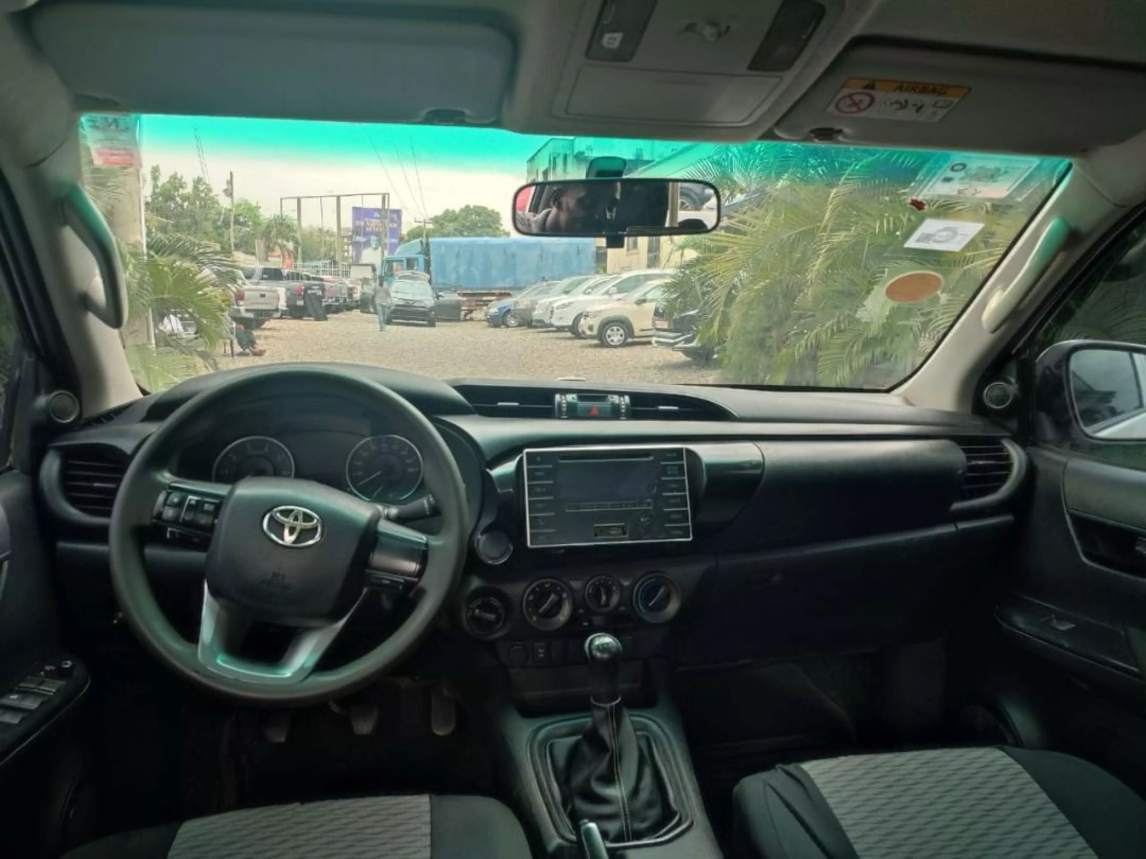 Toyota Hilux   - 2018