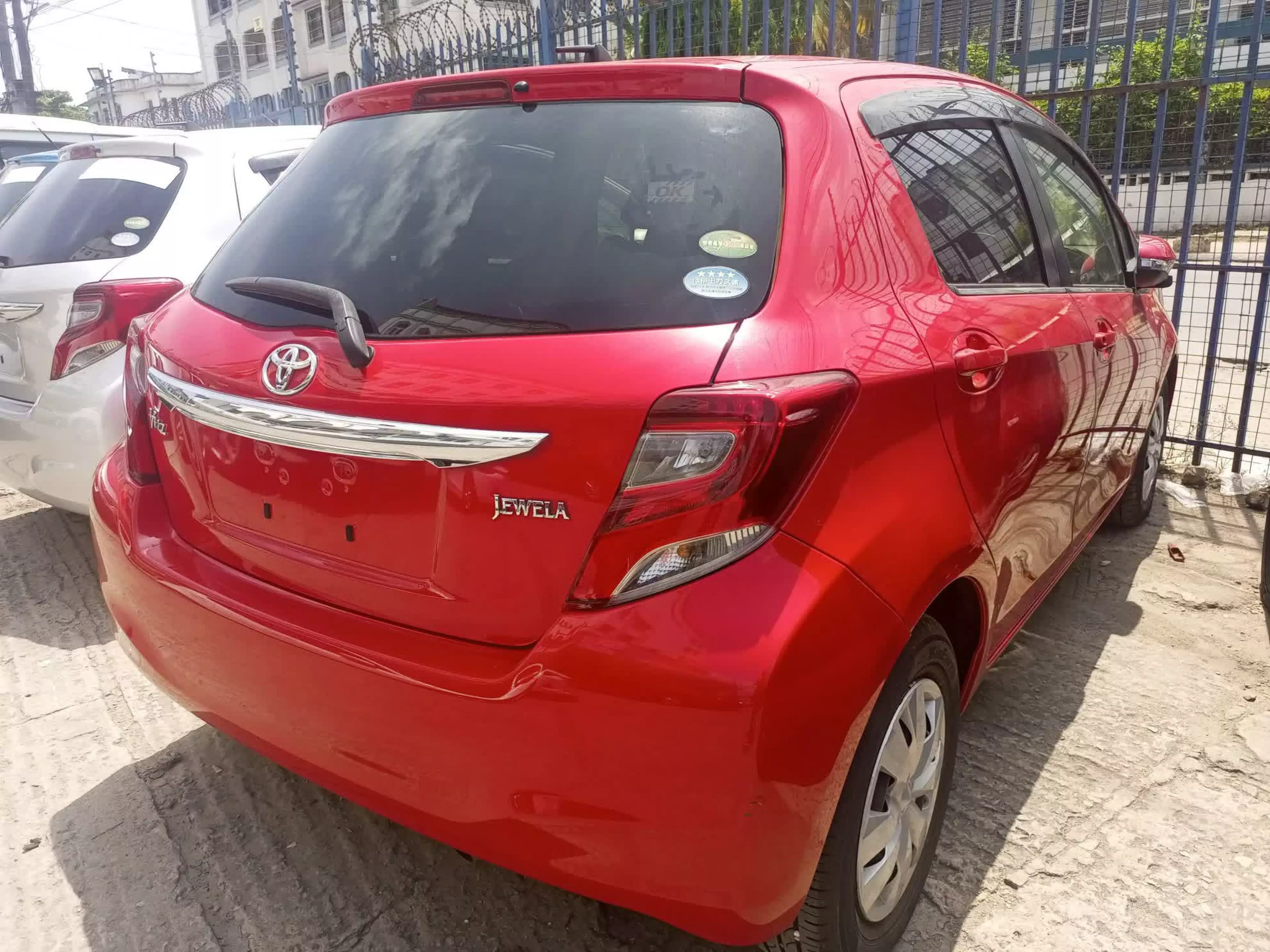 Toyota Vitz Jewela - 2015