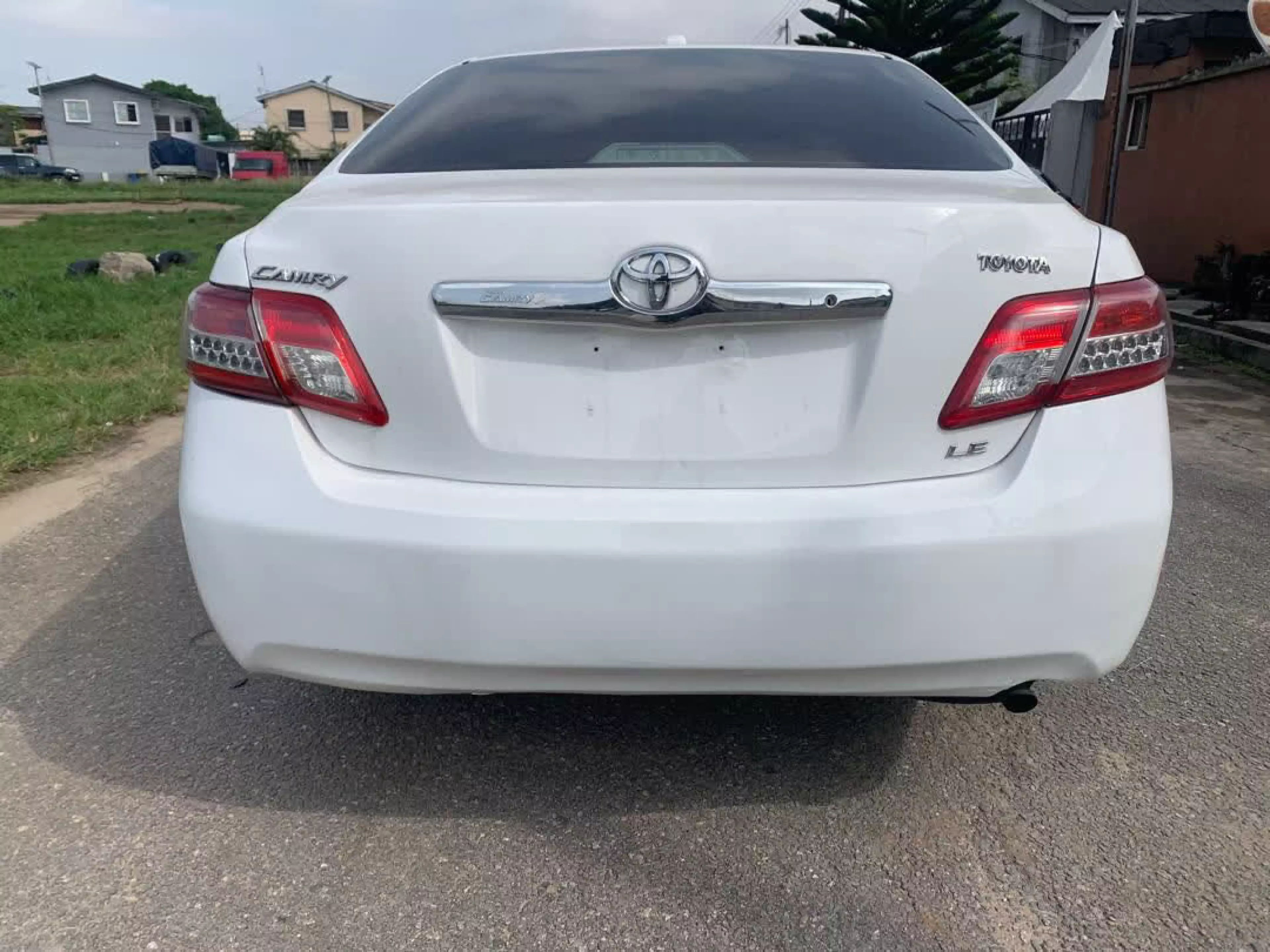 Toyota Camry   - 2010