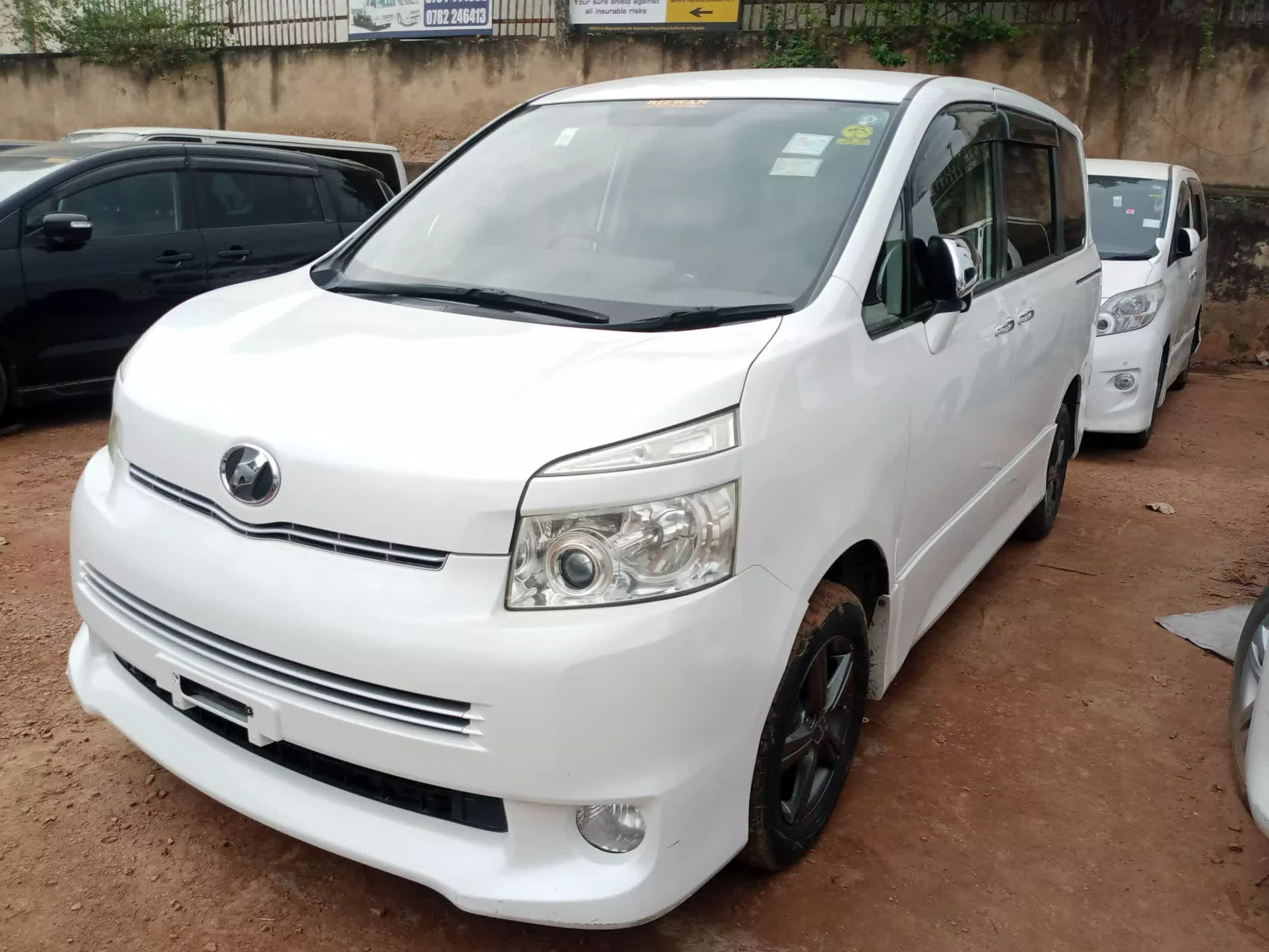 Toyota Voxy  - 2009