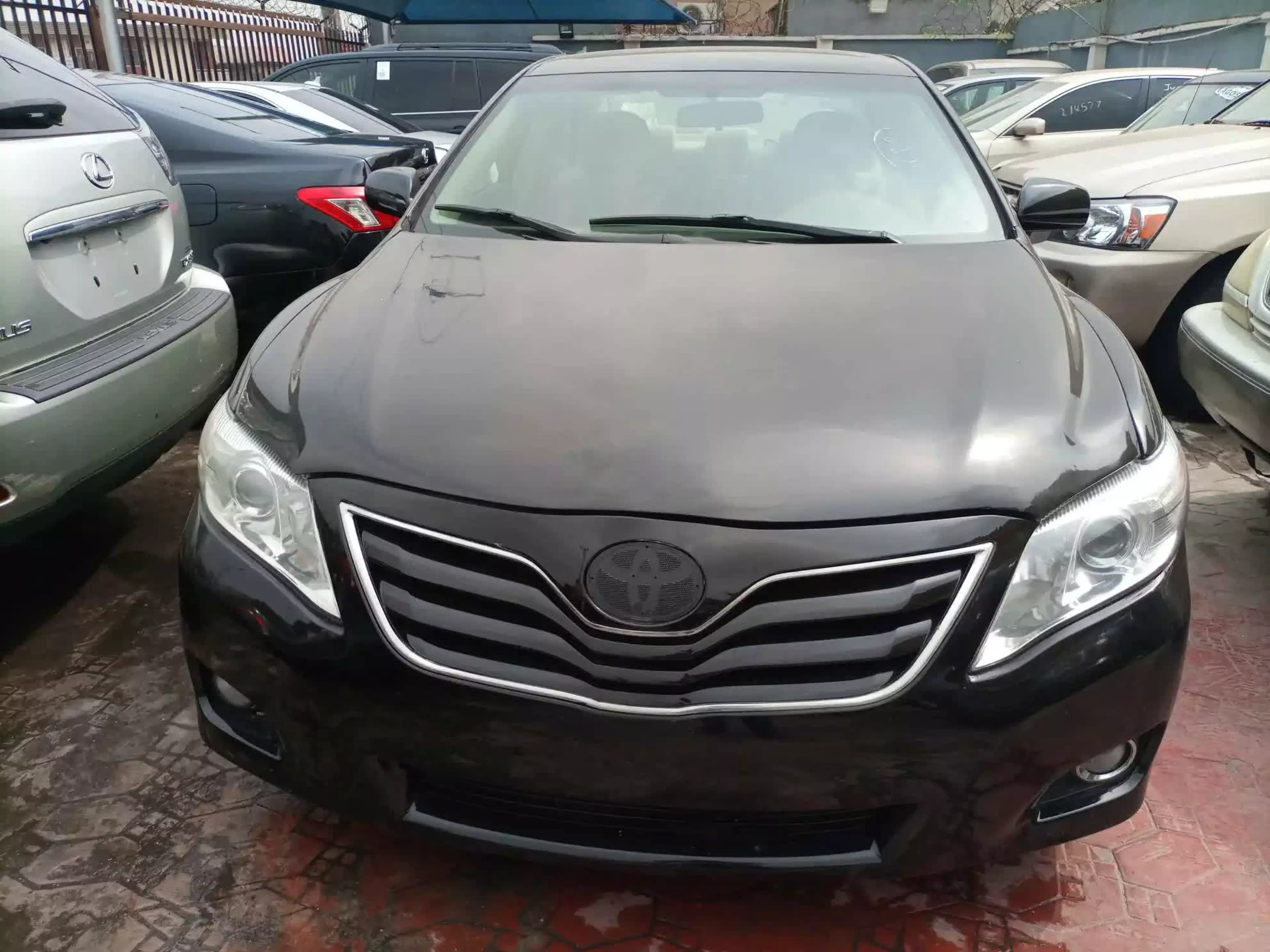 Toyota Camry - 2010