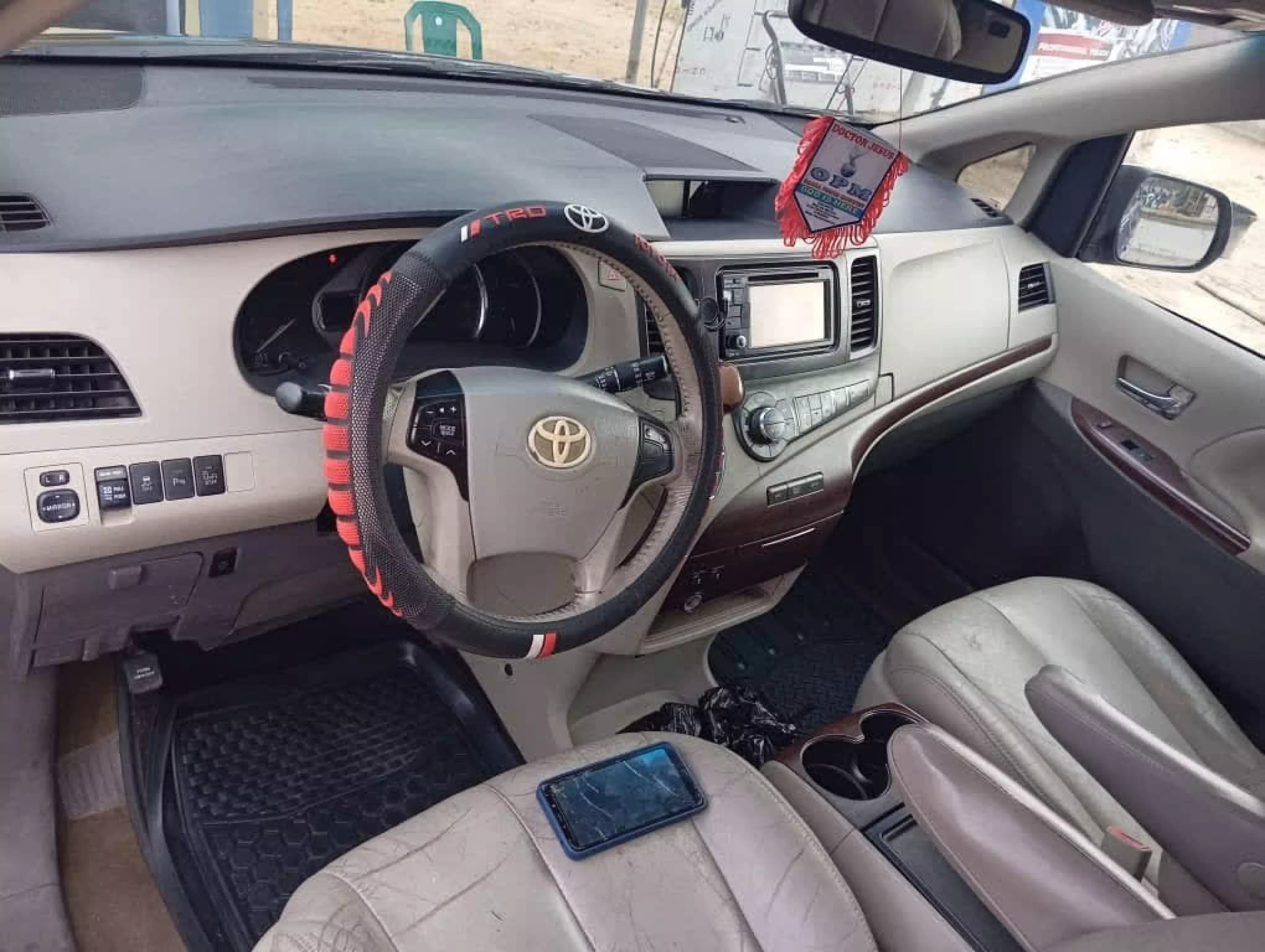 Toyota Sienna   - 2013