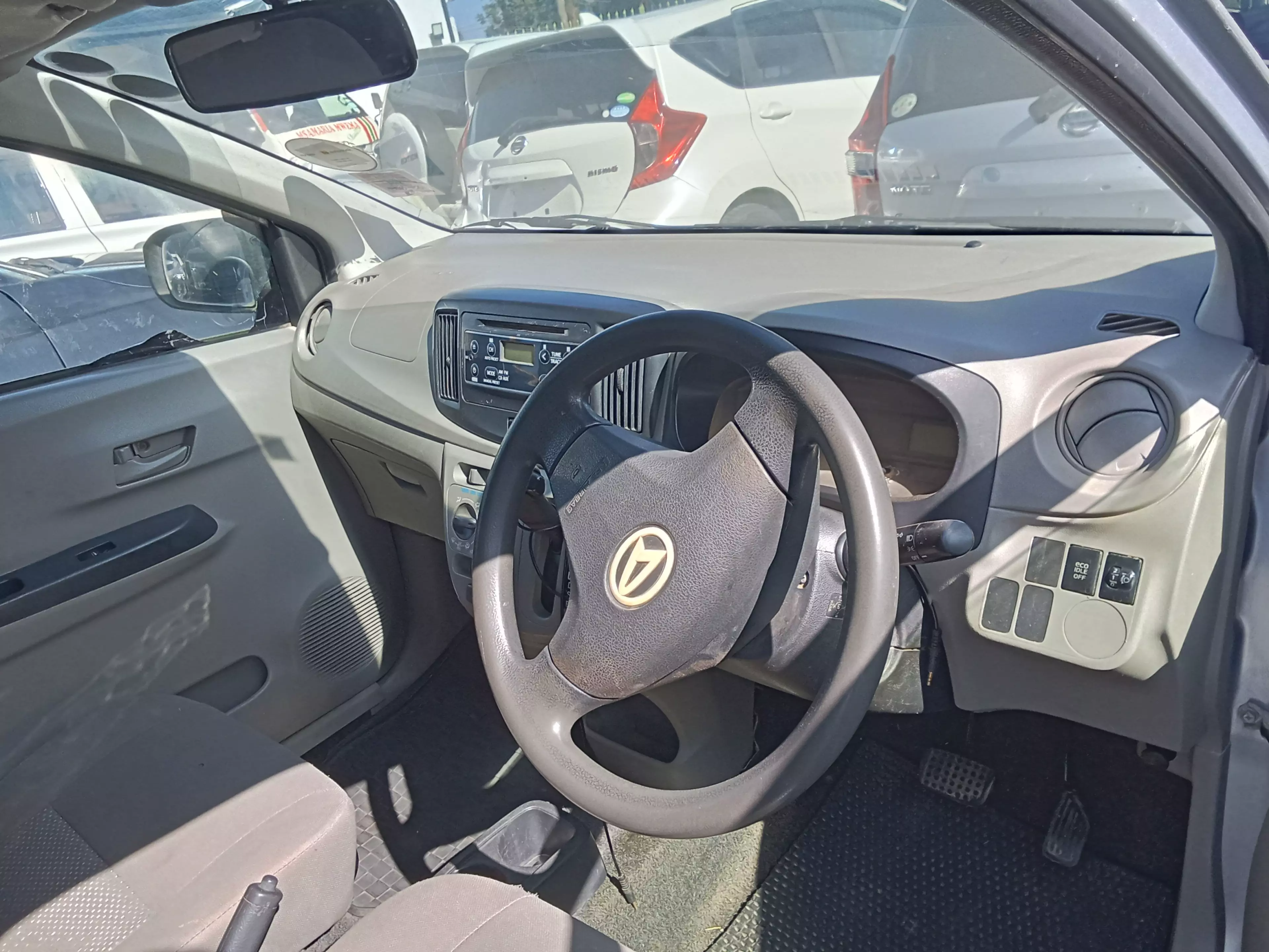 Daihatsu Mira    - 2014