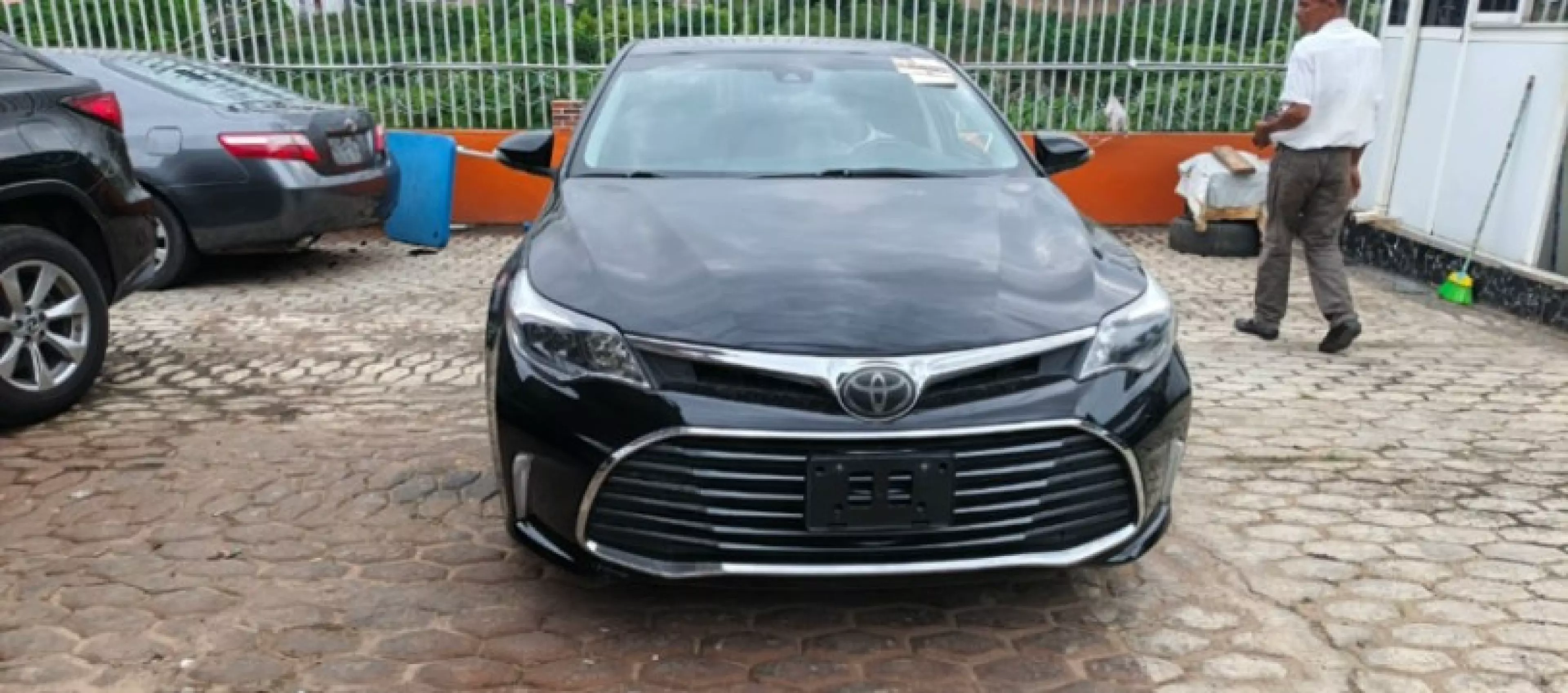 Toyota Avalon - 2016