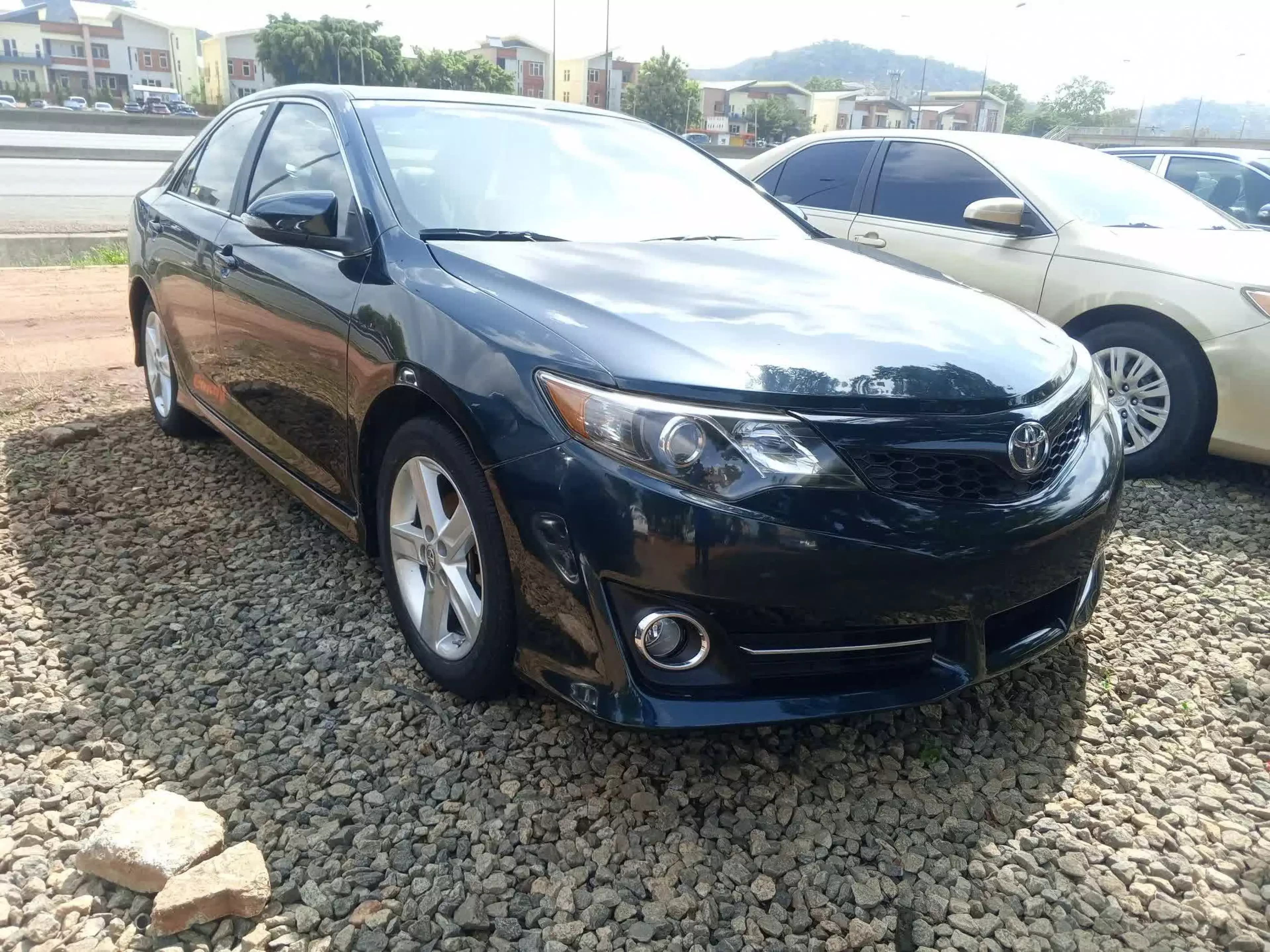Toyota Camry - 2012