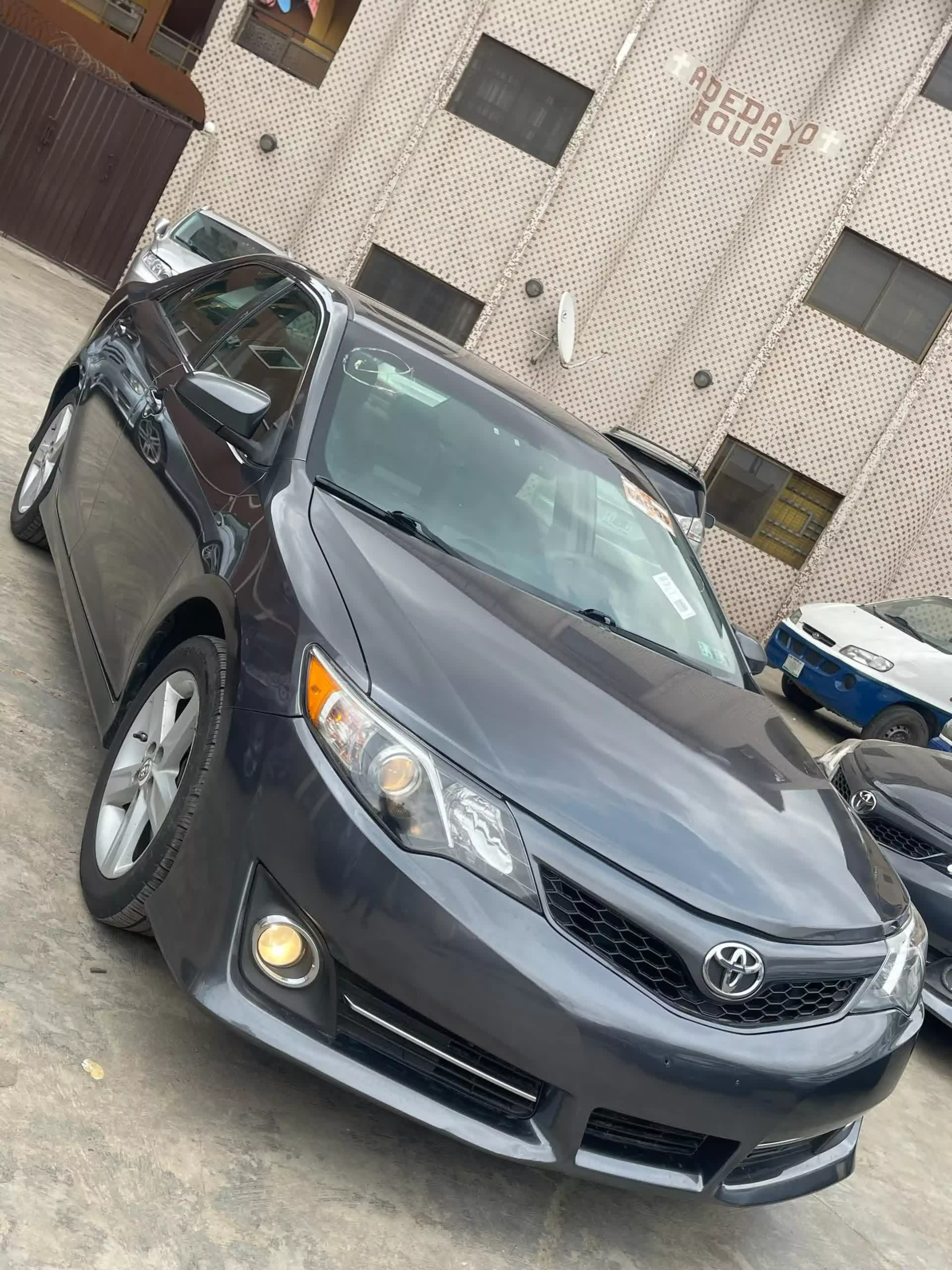 Toyota Camry - 2012