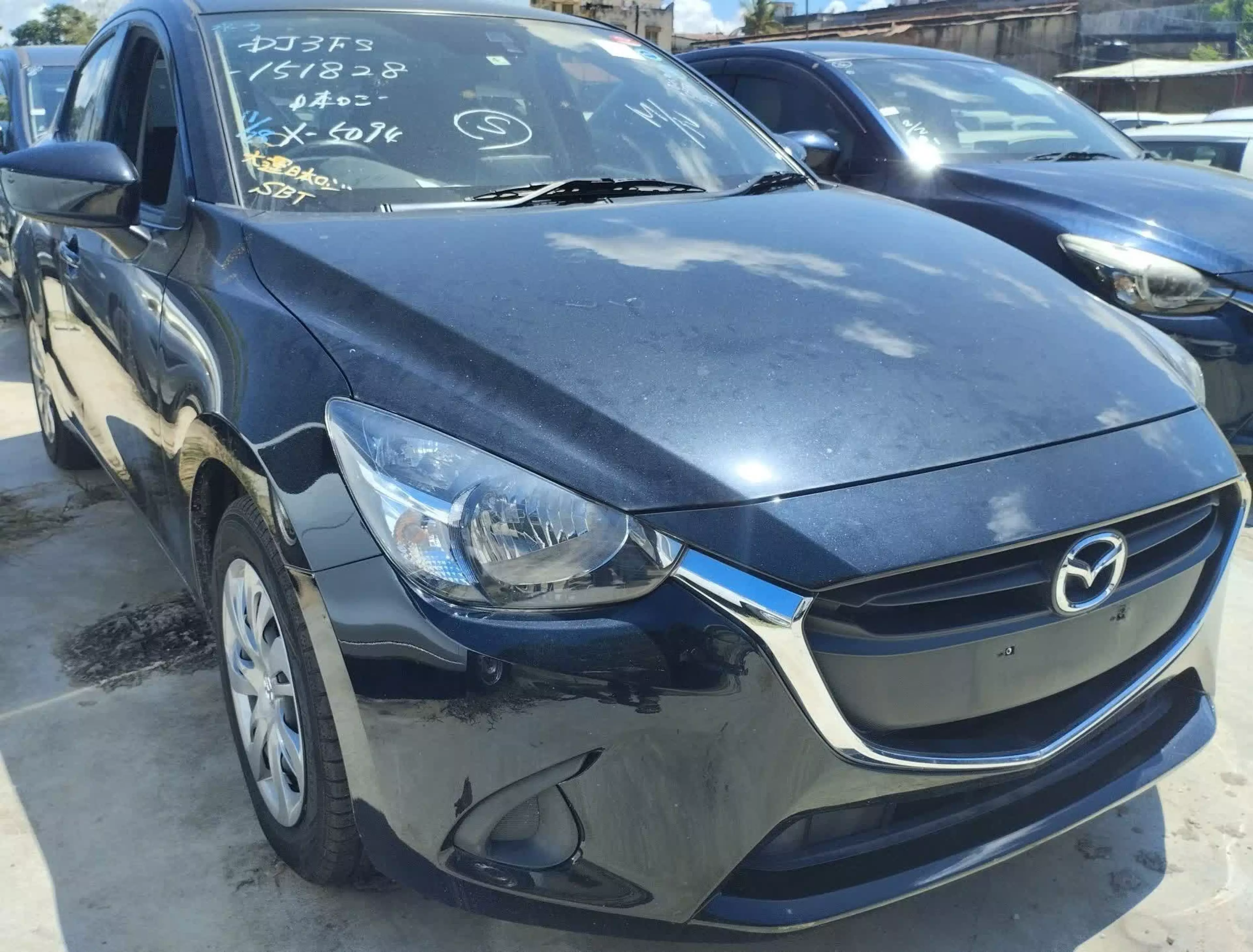 Mazda Demio  - 2015