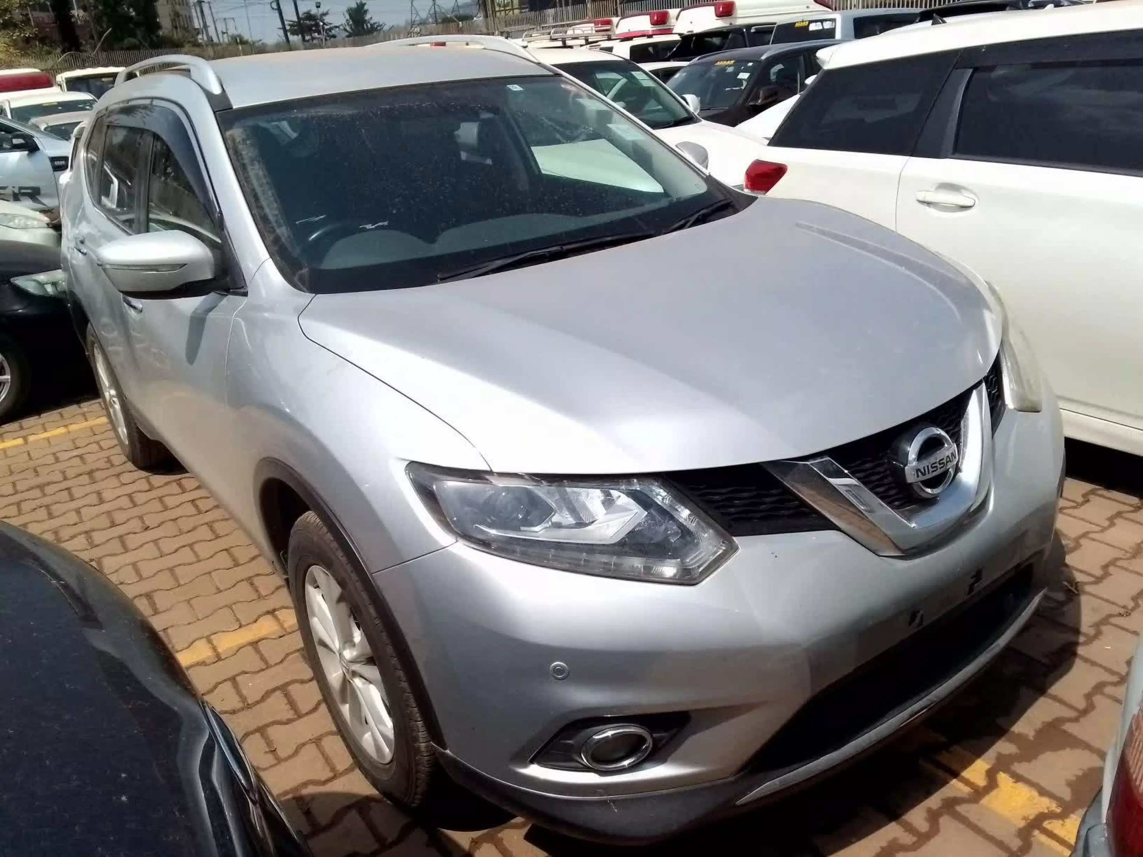 Nissan X- trail - 2015
