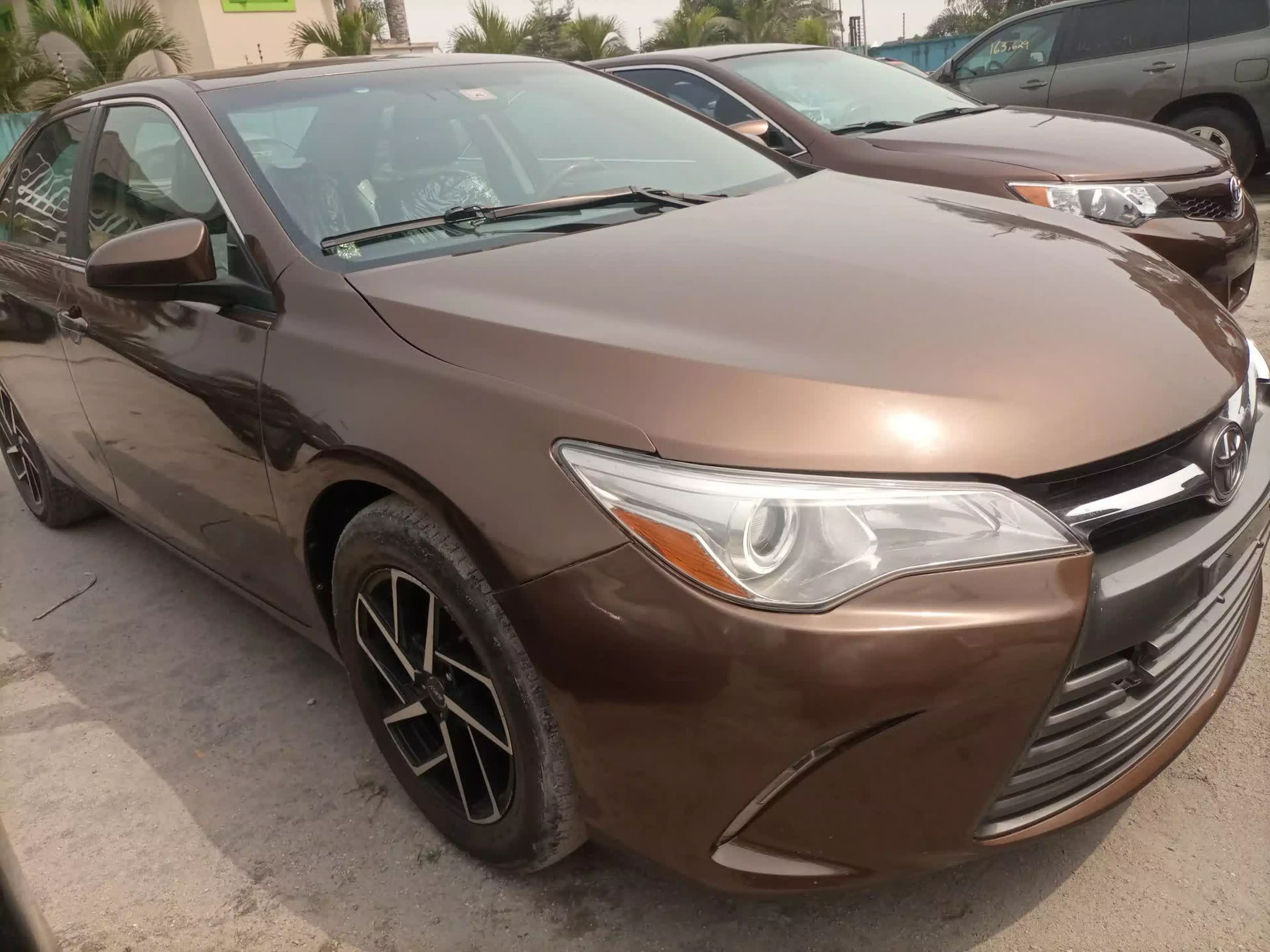 Toyota Camry - 2017