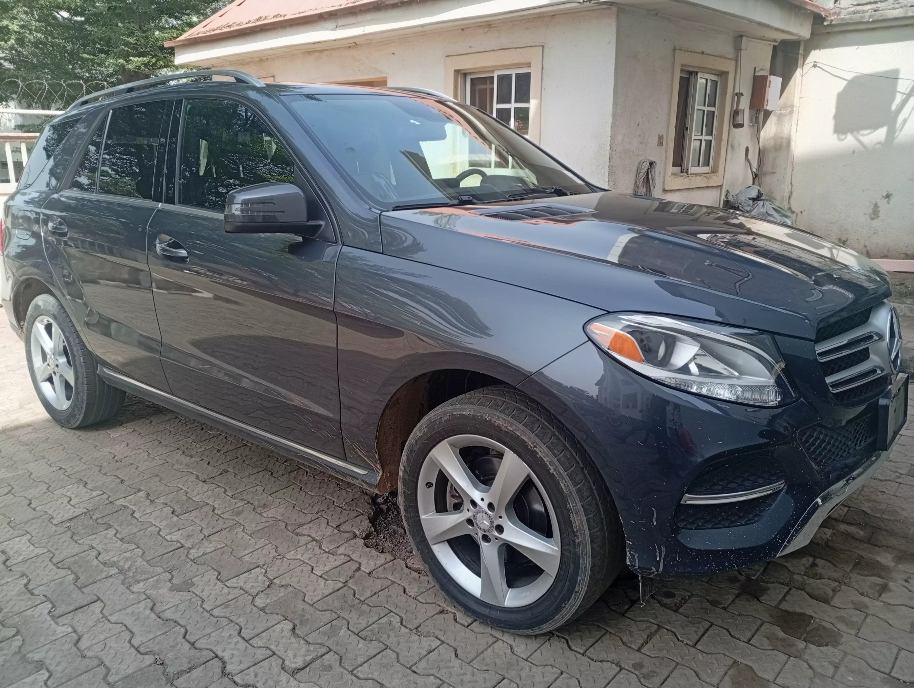 Mercedes-Benz GLE 350   - 2016