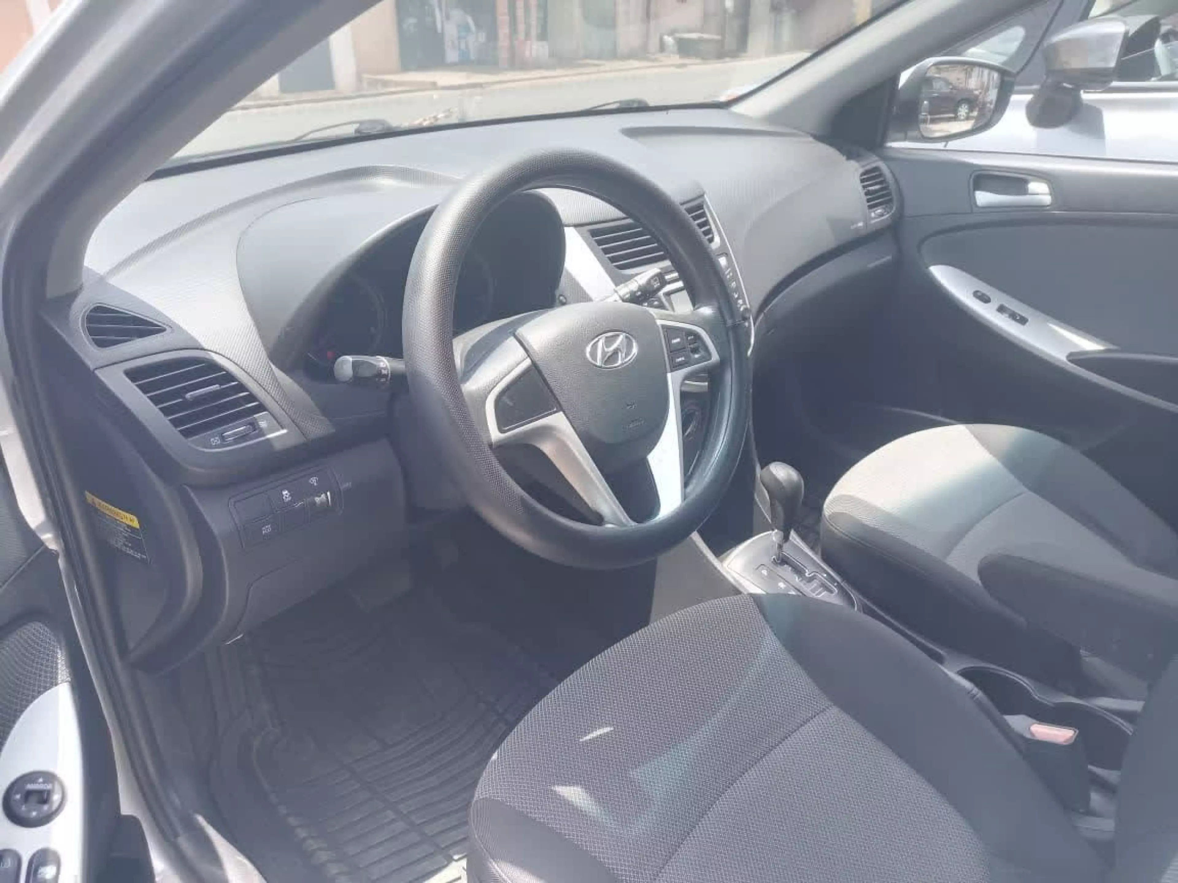 Hyundai Accent   - 2013