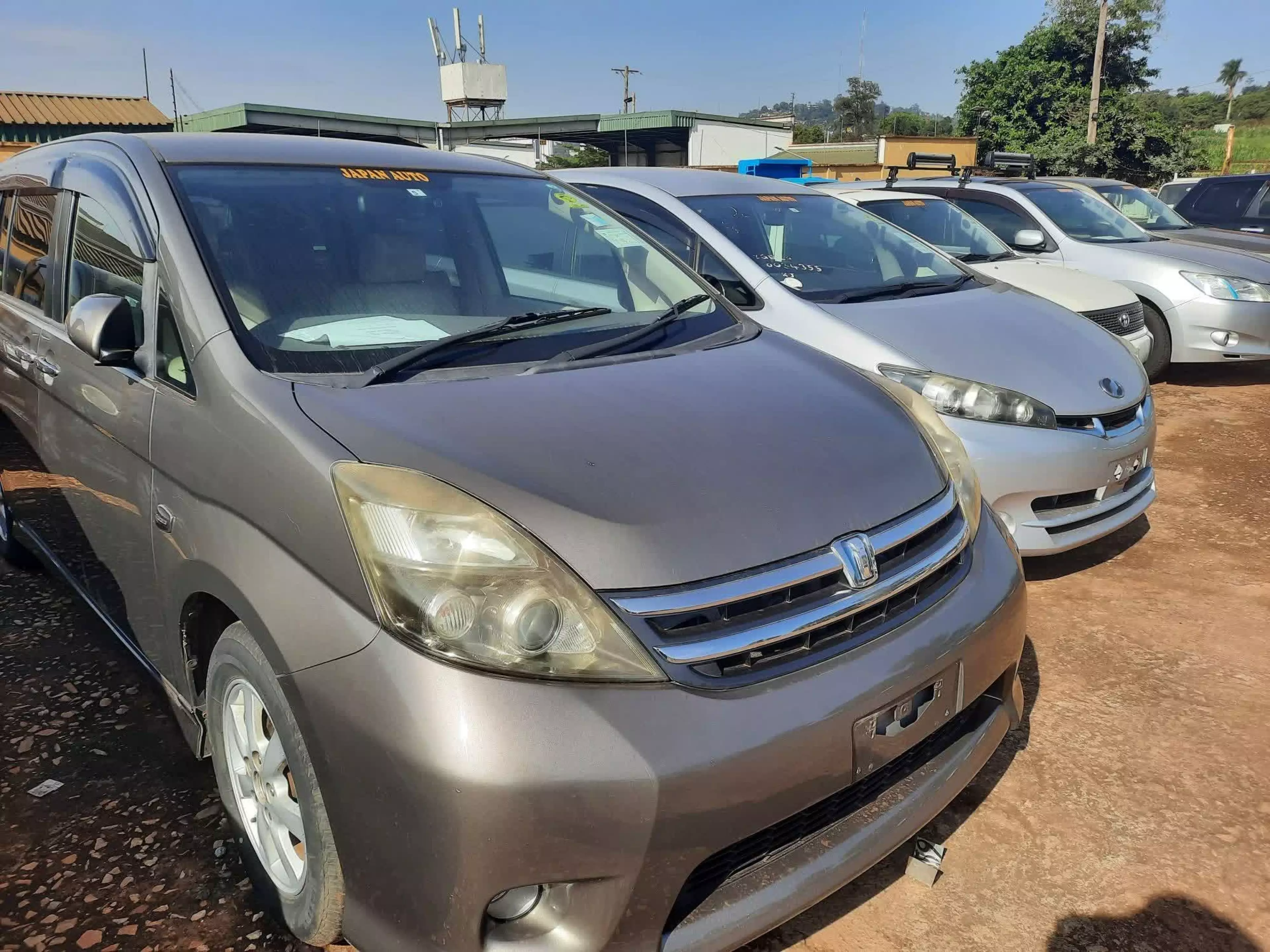Toyota Isis  - 2009